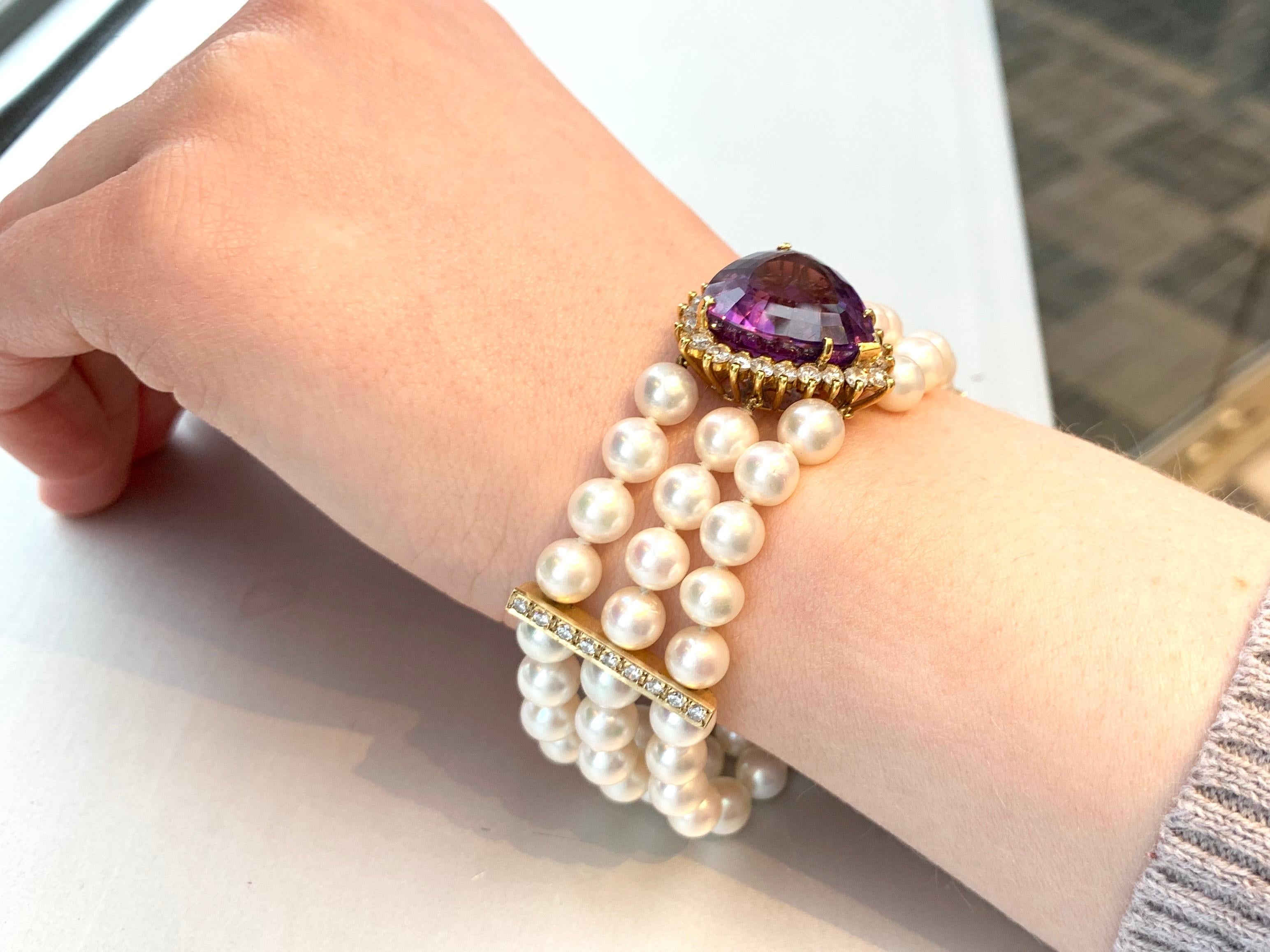 18 Karat Three-Strand Pearl Bracelet with Amethyst and Diamond Center For Sale 5