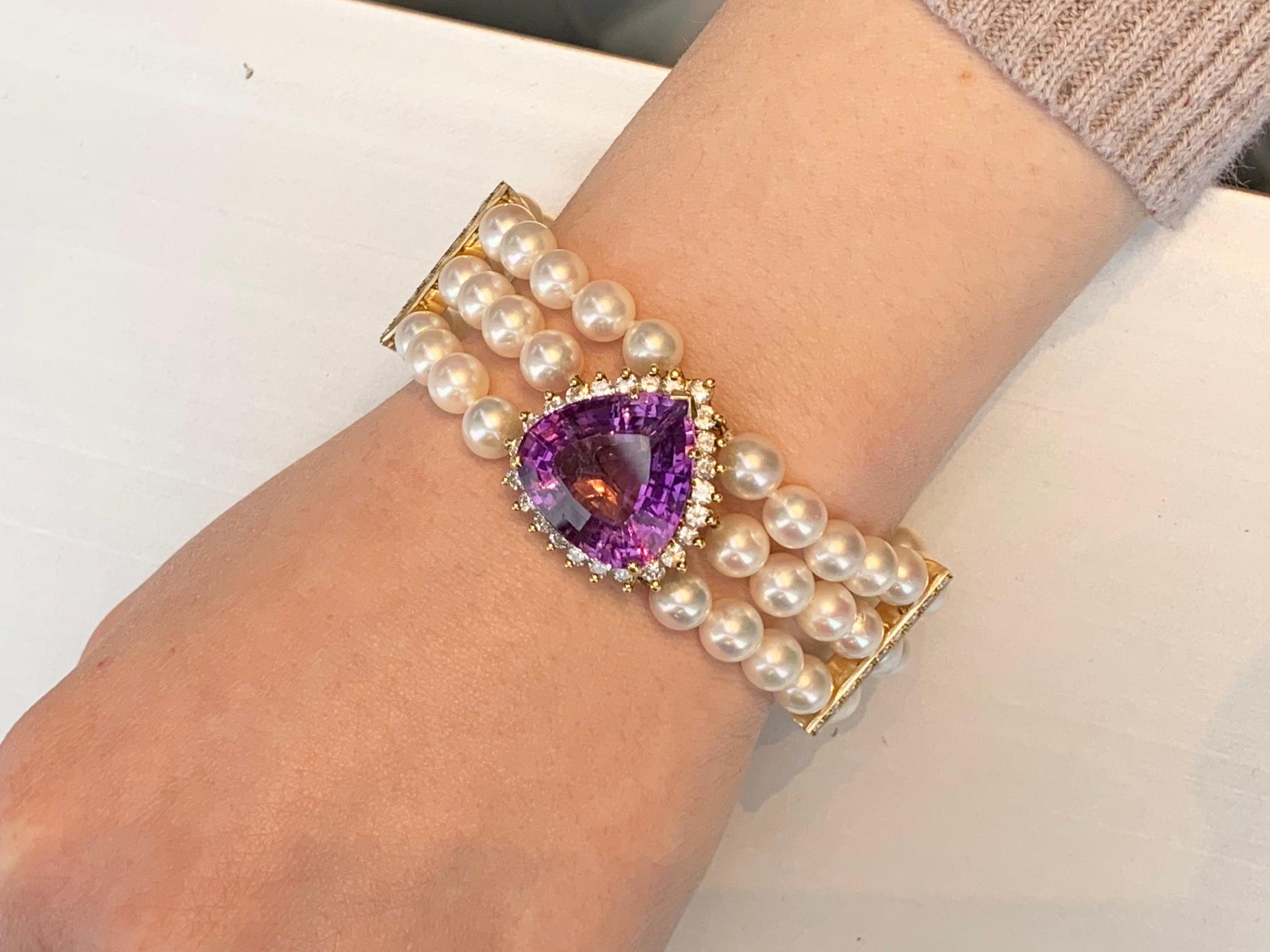 18 Karat Three-Strand Pearl Bracelet with Amethyst and Diamond Center For Sale 6