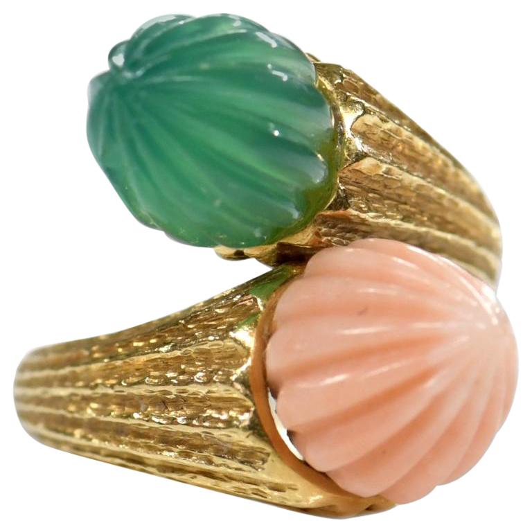 18 Karat Toi et Moi Coral and Chalcedony Ring
