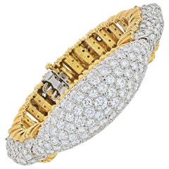 18 Karat Two-Tone 20 Carat Round Diamond Vintage Bracelet, circa 1960s