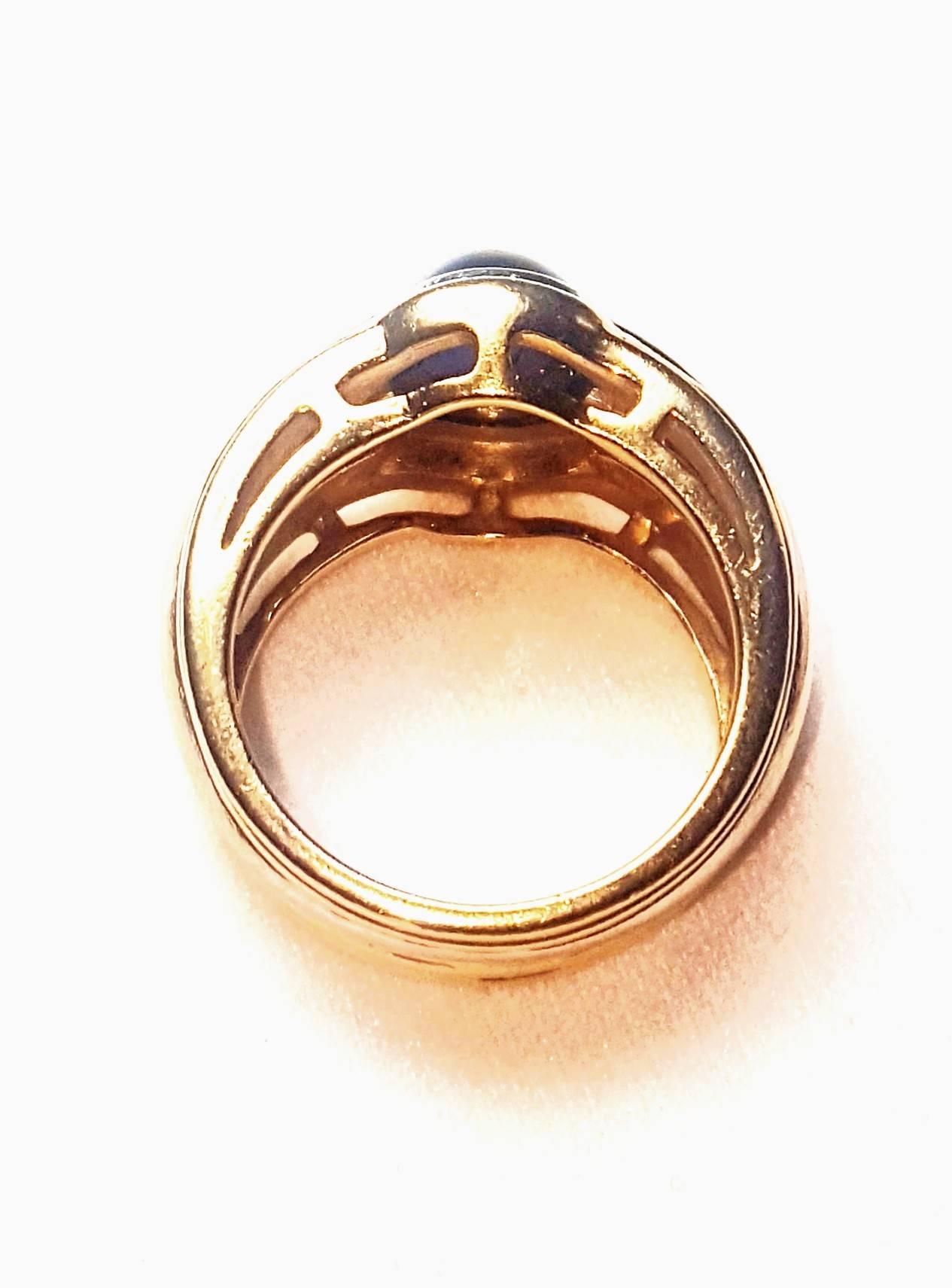 18 Karat Two-Tone Cabochon Sapphire and Princess Cut Diamonds Ring 1