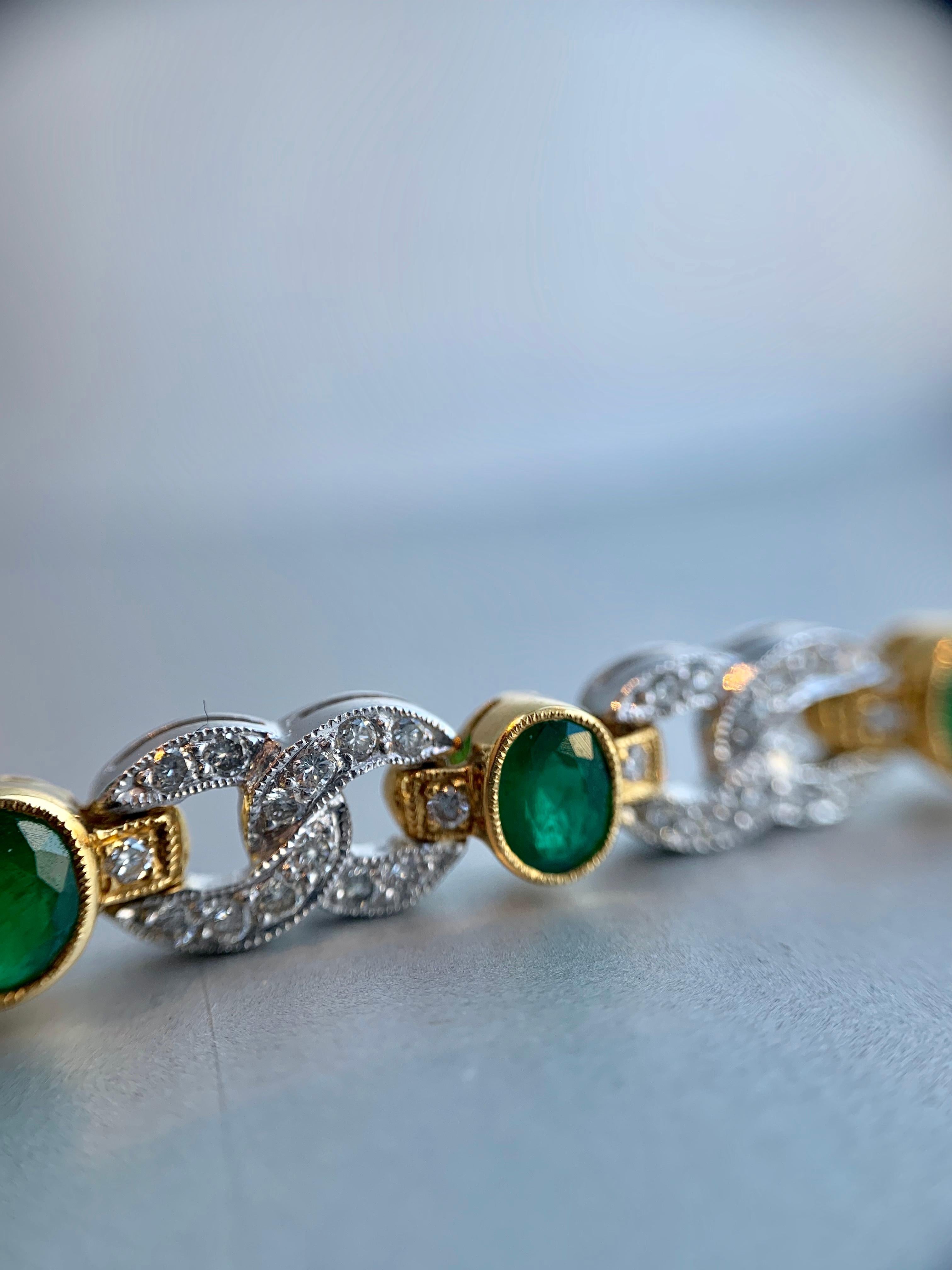 18 Karat Two-Tone Emerald and Diamond Link Bracelet 7