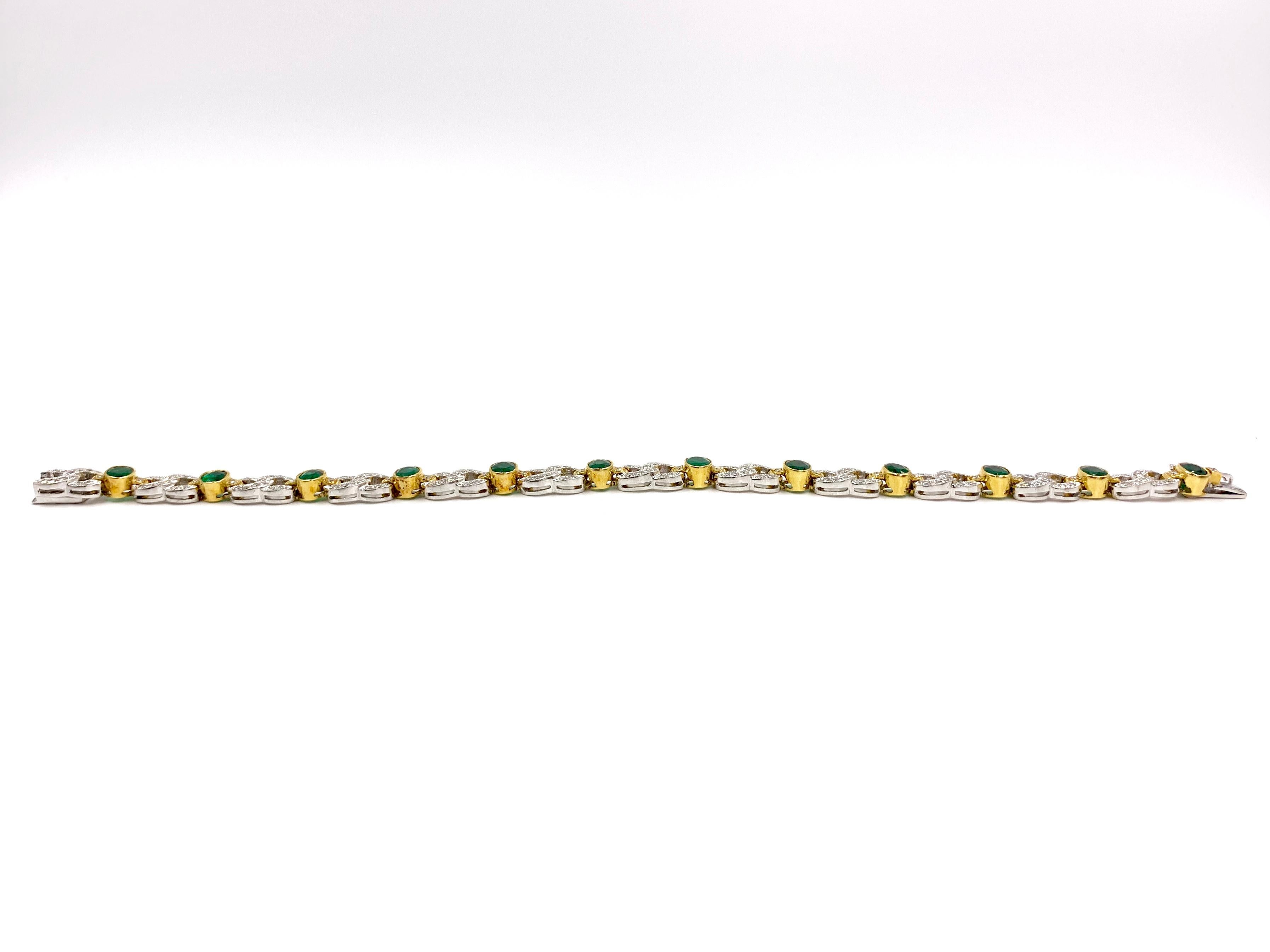 18 Karat Two-Tone Emerald and Diamond Link Bracelet In Good Condition In Pikesville, MD