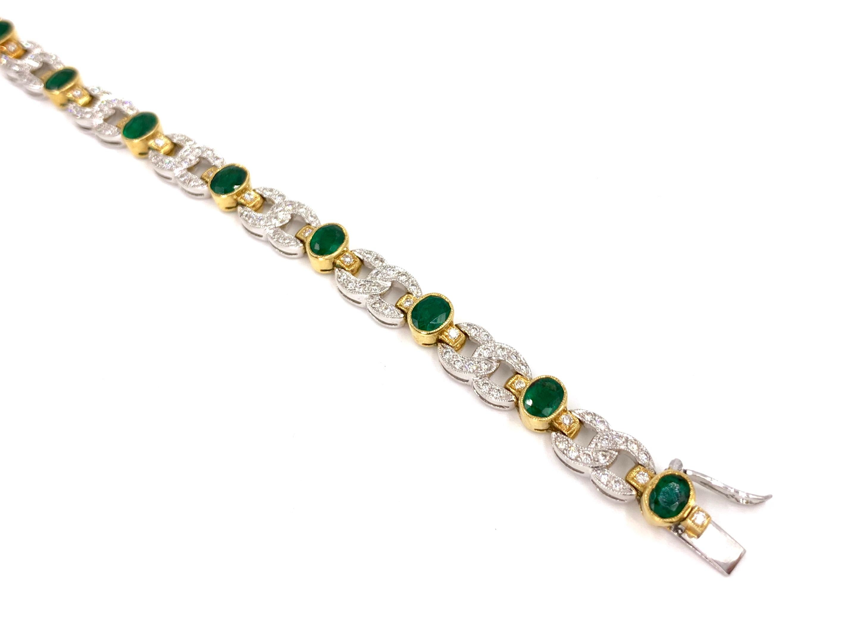 18 Karat Two-Tone Emerald and Diamond Link Bracelet 1