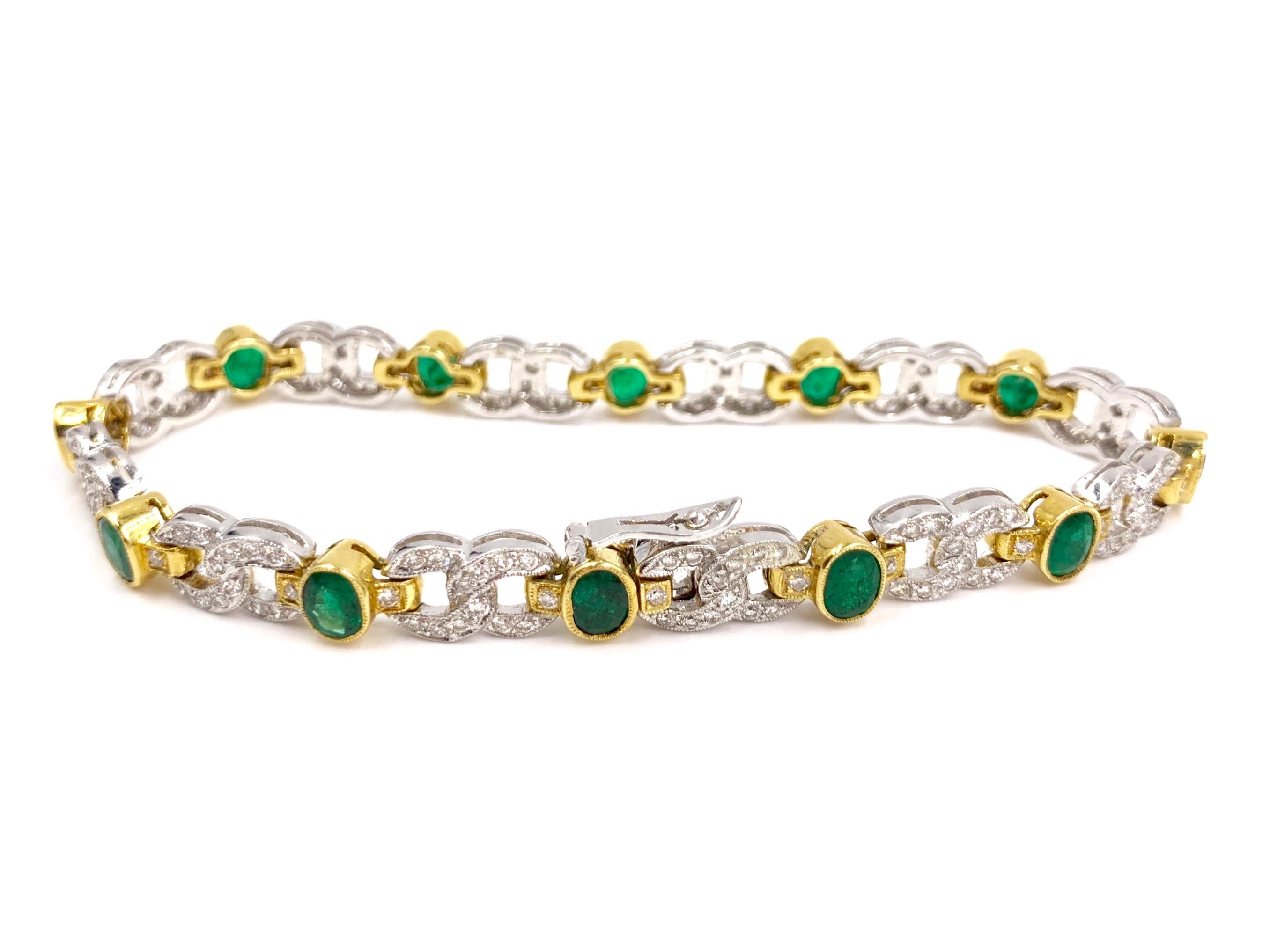 18 Karat Two-Tone Emerald and Diamond Link Bracelet 3