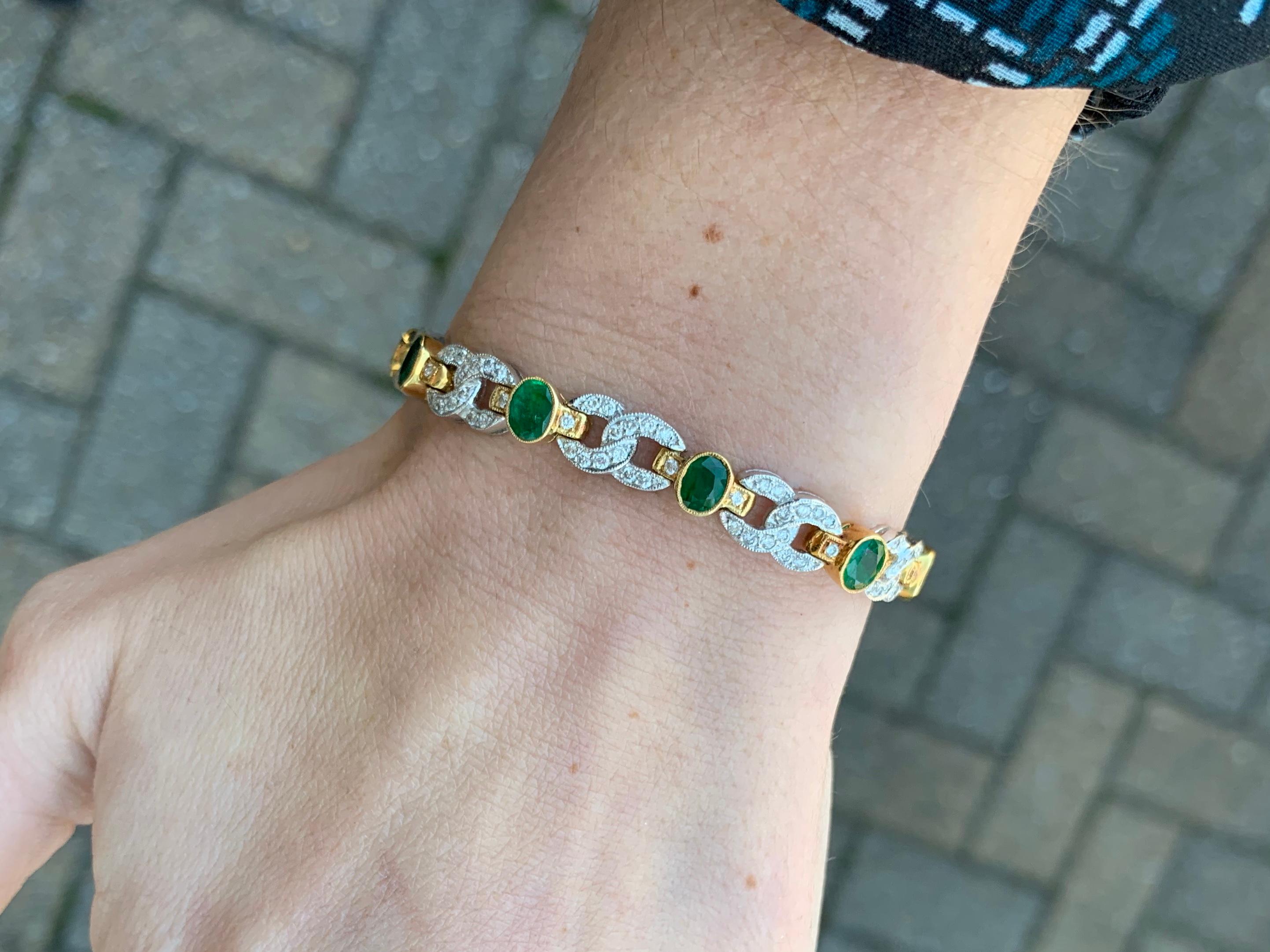 18 Karat Two-Tone Emerald and Diamond Link Bracelet 4
