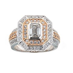 Bague en or 18 carats bicolore avec double cadre et diamant taille émeraude de 1,70 carat poids total, taille 7