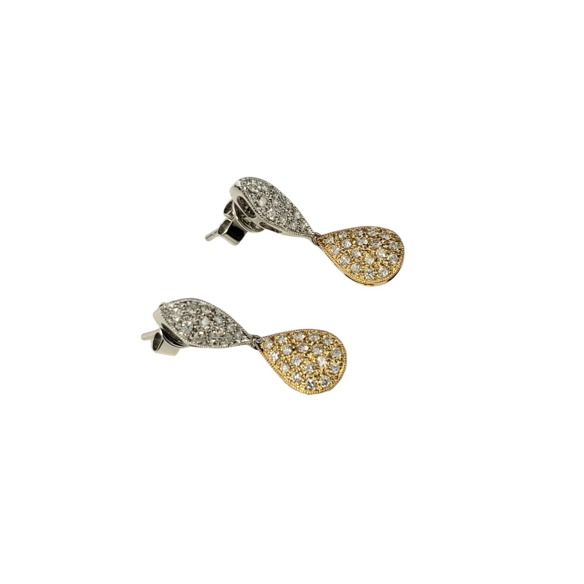 Pendientes Colgantes Lágrima de Oro de Dos Tonos de 18 Kilates y Diamantes #17621 en Bueno estado para la venta en Washington Depot, CT