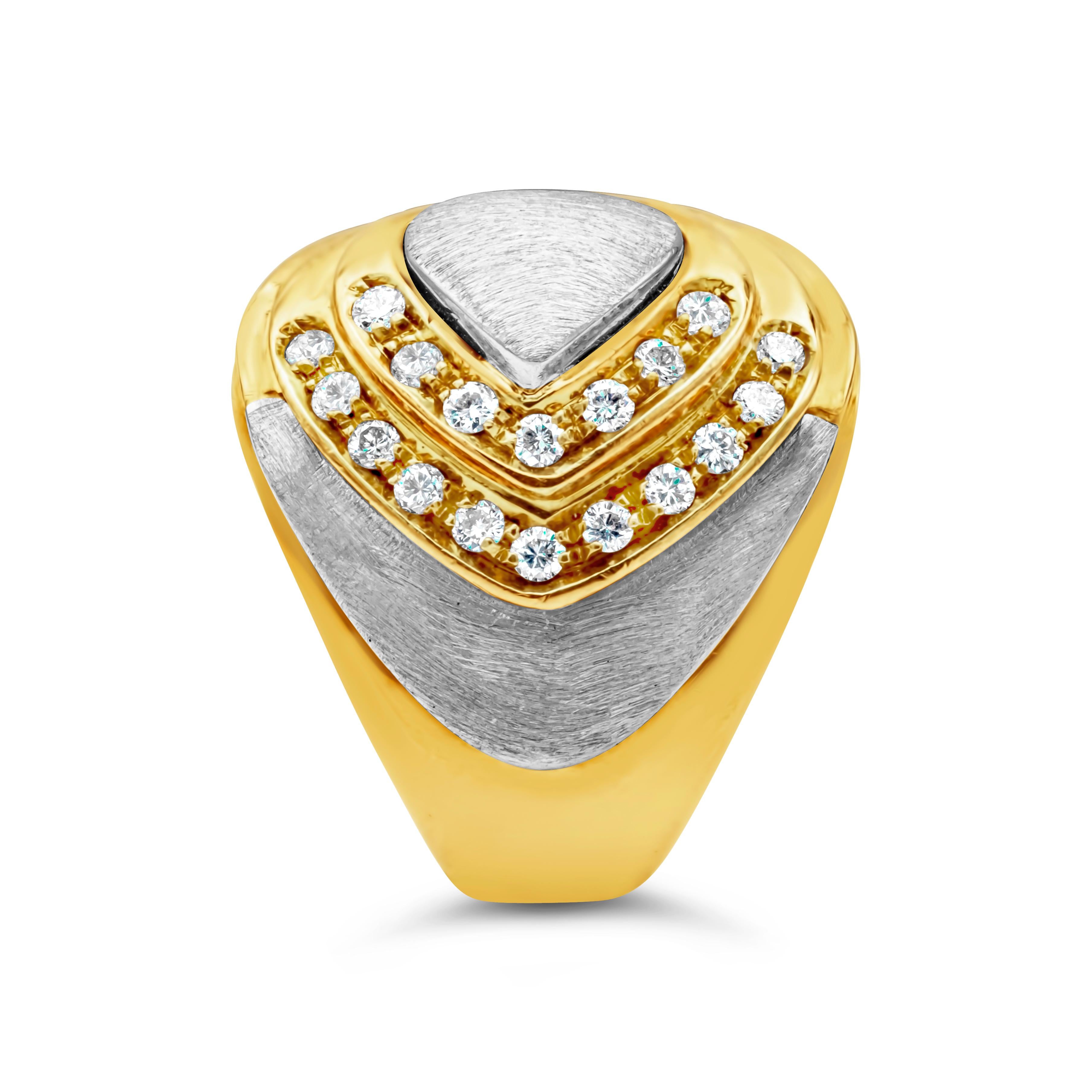 0.27 Carat Total Brilliant Round Diamond Retro Fashion Ring in 18 Karat Two-Tone In Excellent Condition For Sale In New York, NY