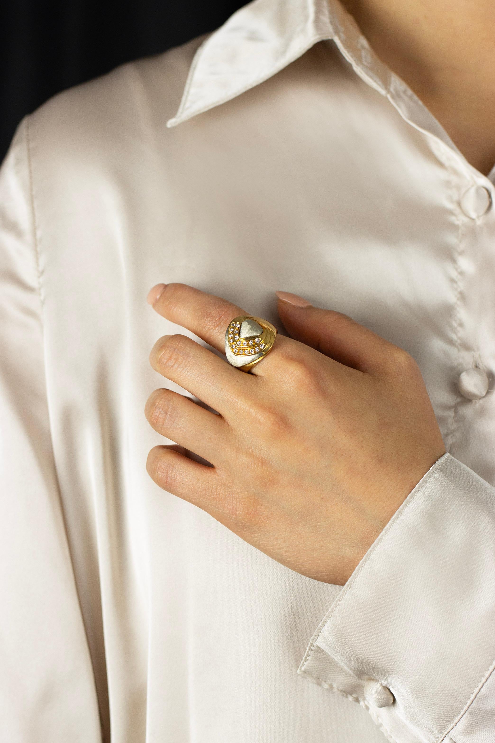 Women's or Men's 0.27 Carat Total Round Brilliant Cut Diamond Retro Fashion Ring in Two-Tone Gold For Sale