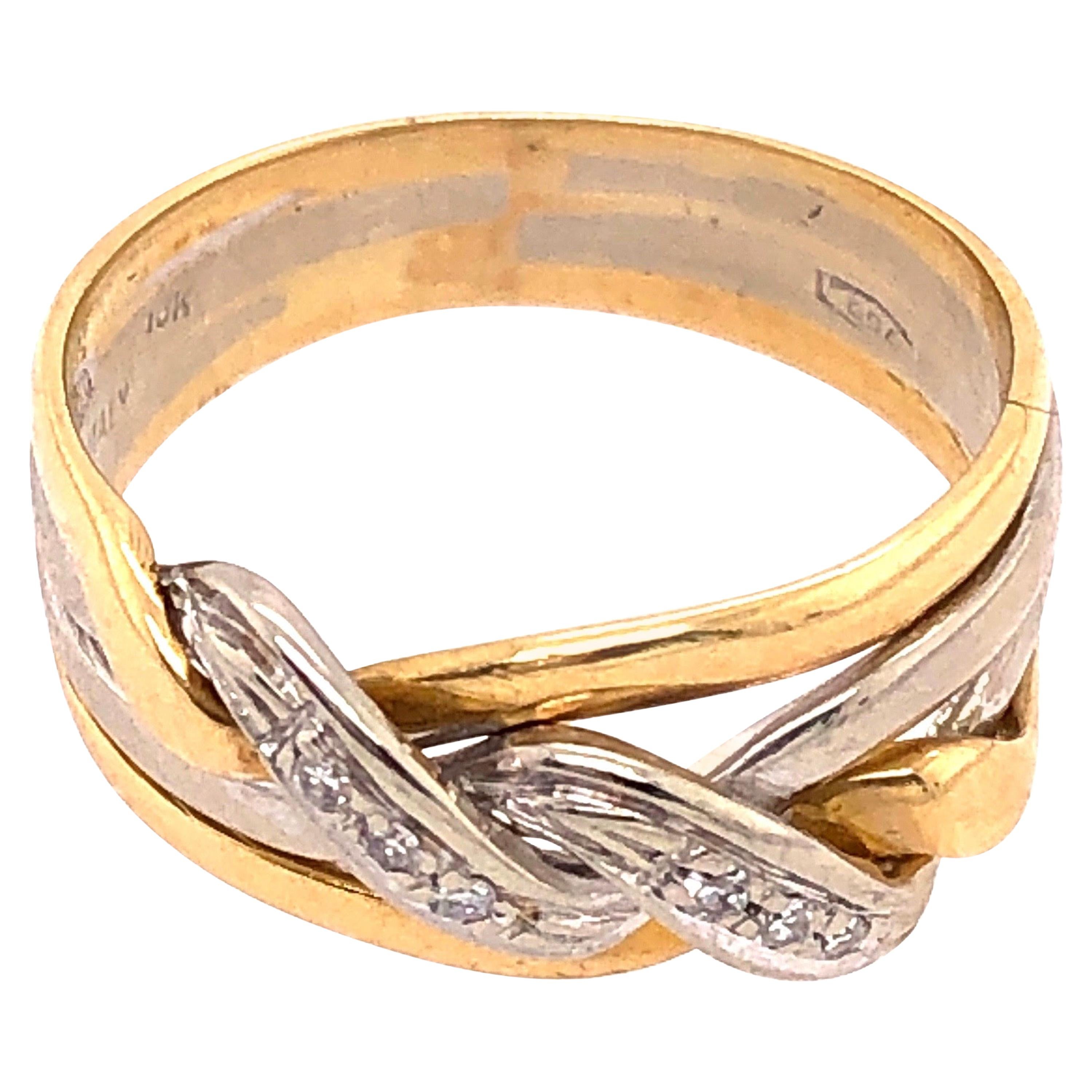 18 Karat Two-Tone Gold and Diamond Twist Wedding Fashion Ring 0.18 TDW For Sale