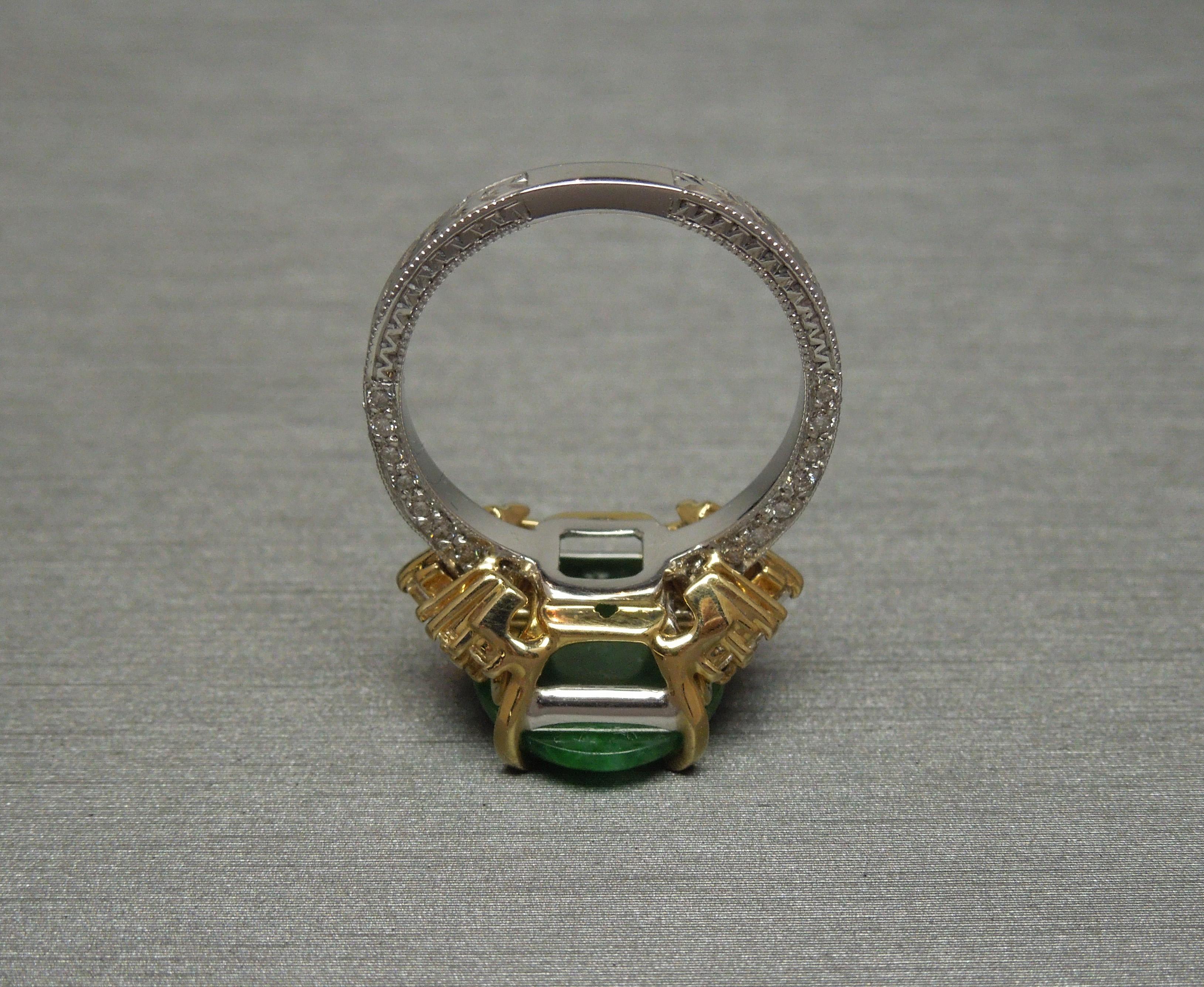 18 Karat Two-Tone Gold GIA Jade Ring For Sale 2