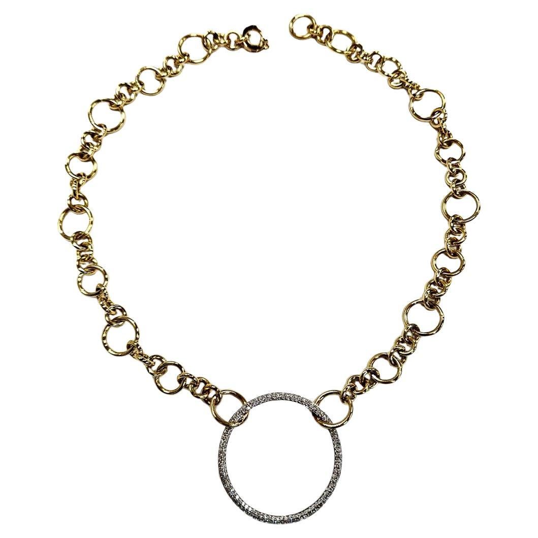 Collana con diamanti a cerchio aperto in oro 18 carati bicolore da 16 pollici in vendita