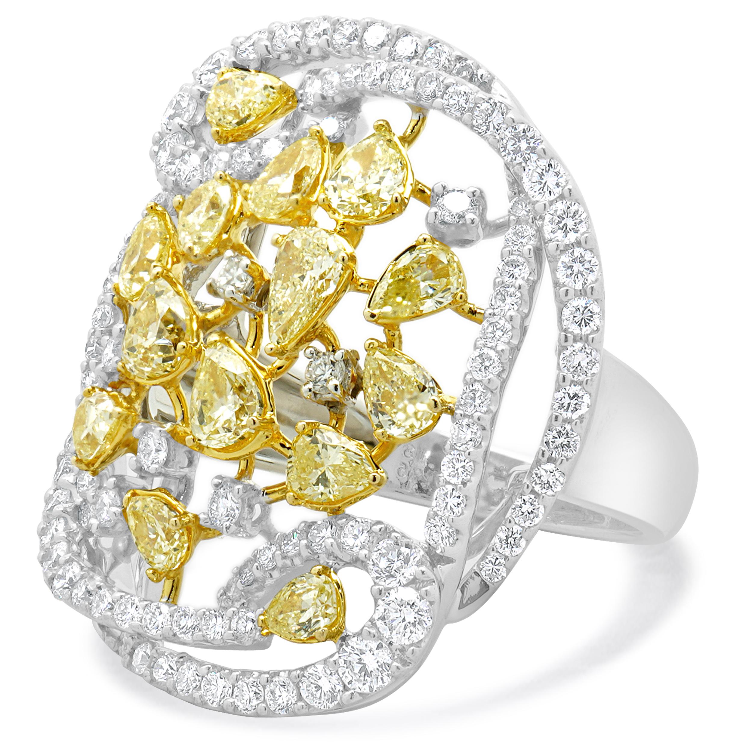 Materiale: Oro bianco e giallo 18k
Diamante: 92 taglio rotondo = 1,18cttw
Colore: G
Chiarezza: SI1
Diamante: 14 taglio princess = 1,76cttw
Colore: FY
Chiarezza: SI1
Misura dell'anello: 6,75 (si prega di attendere fino a 2 giorni lavorativi in più