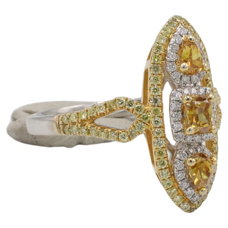 Taglio rotondo Anello da cocktail in stile Navette con diamante giallo bicolore 18 carati in vendita