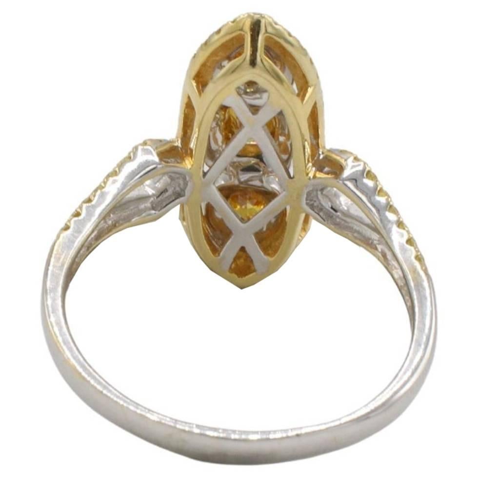 Donna Anello da cocktail in stile Navette con diamante giallo bicolore 18 carati in vendita