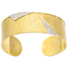 18 Karat UnoARerre Diamond Cuff