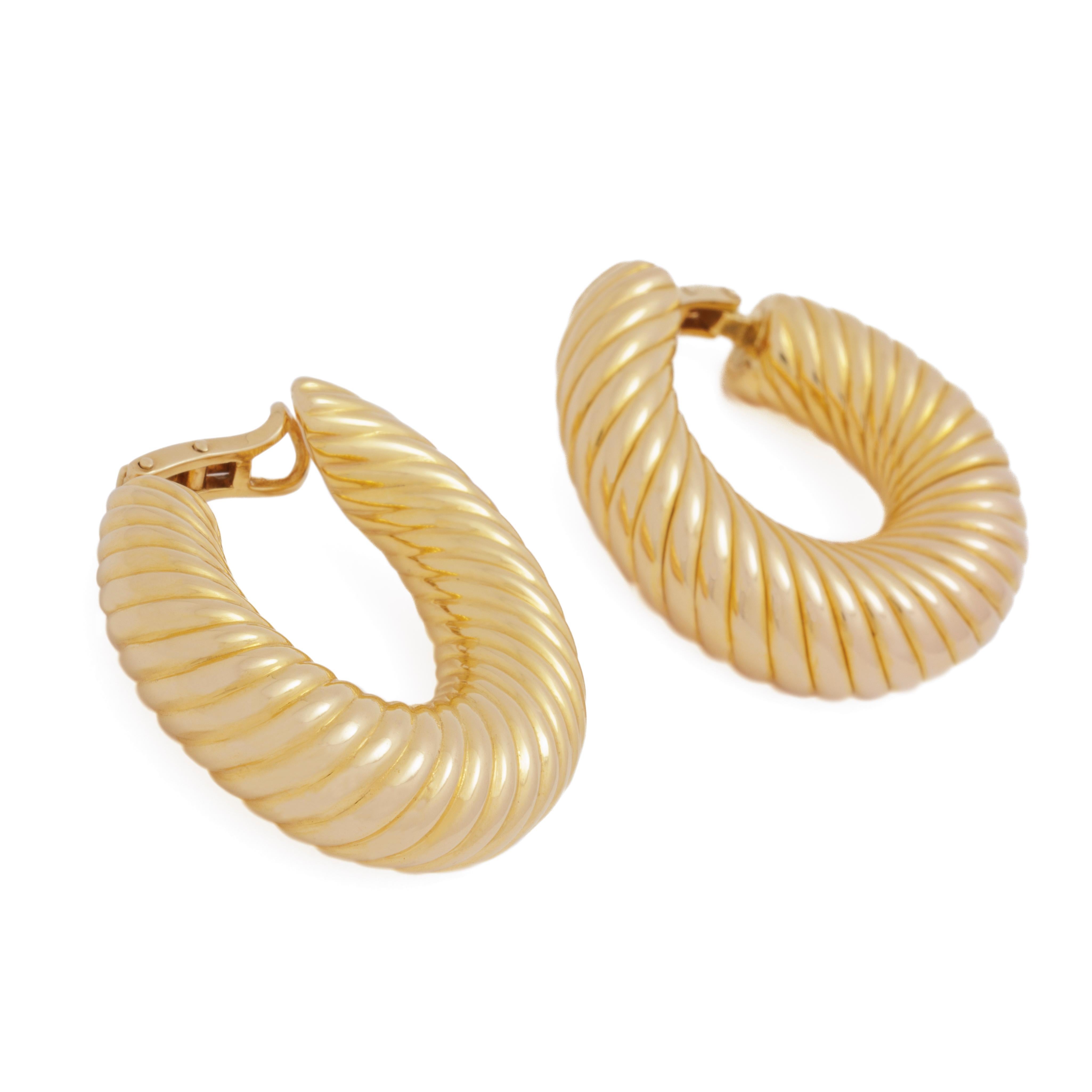 Modern 18 Karat Van Cleef & Arpels Elongated Hoop Earrings For Sale