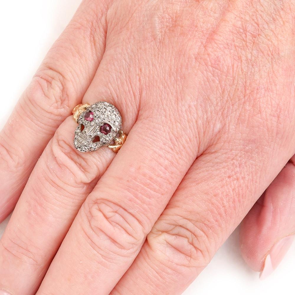Victorian Style Momento Mori Rose Cut Ruby and Diamond Skull Ring 18 Karat Gold  2