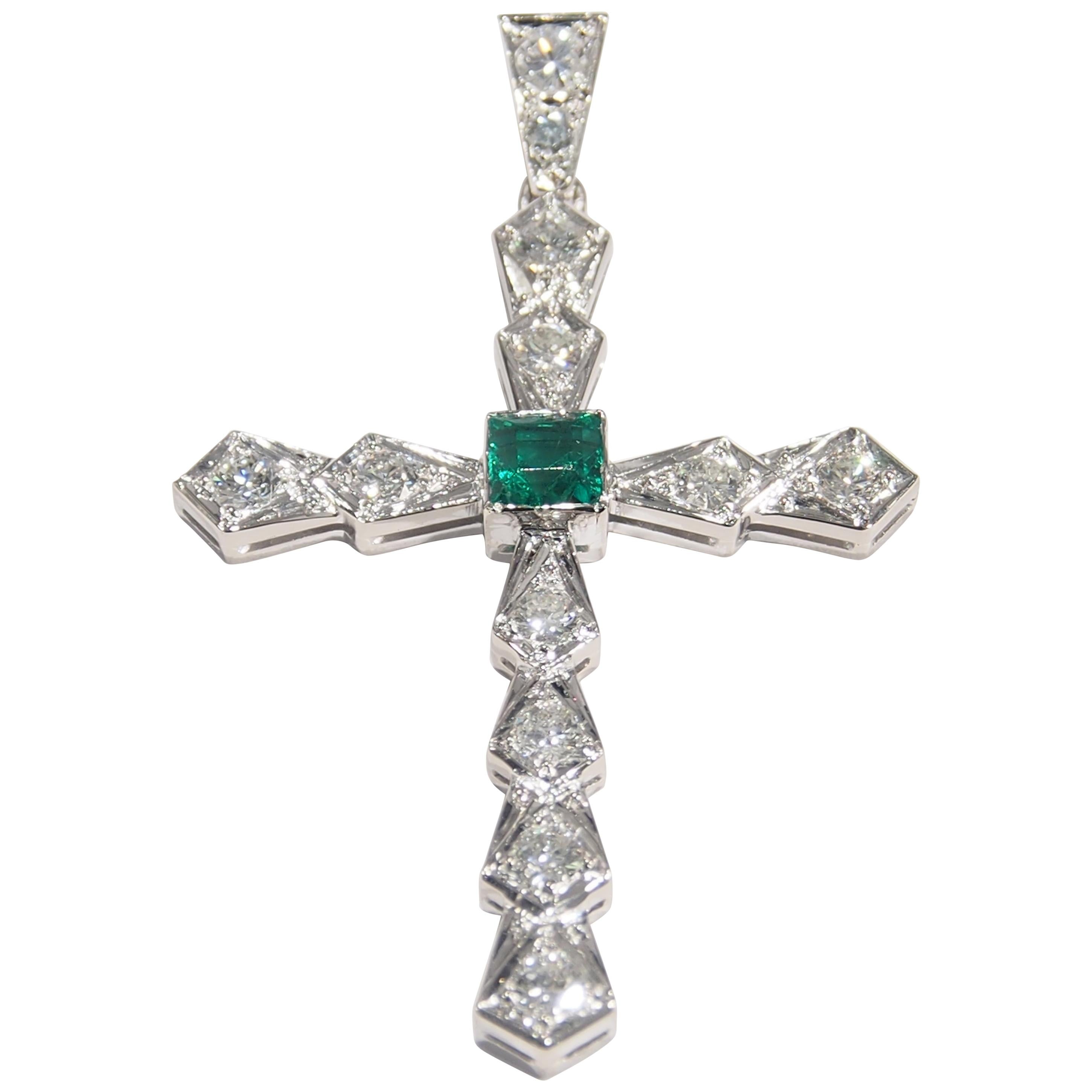 18 Karat Vintage Diamond Emerald Cross Pendant White