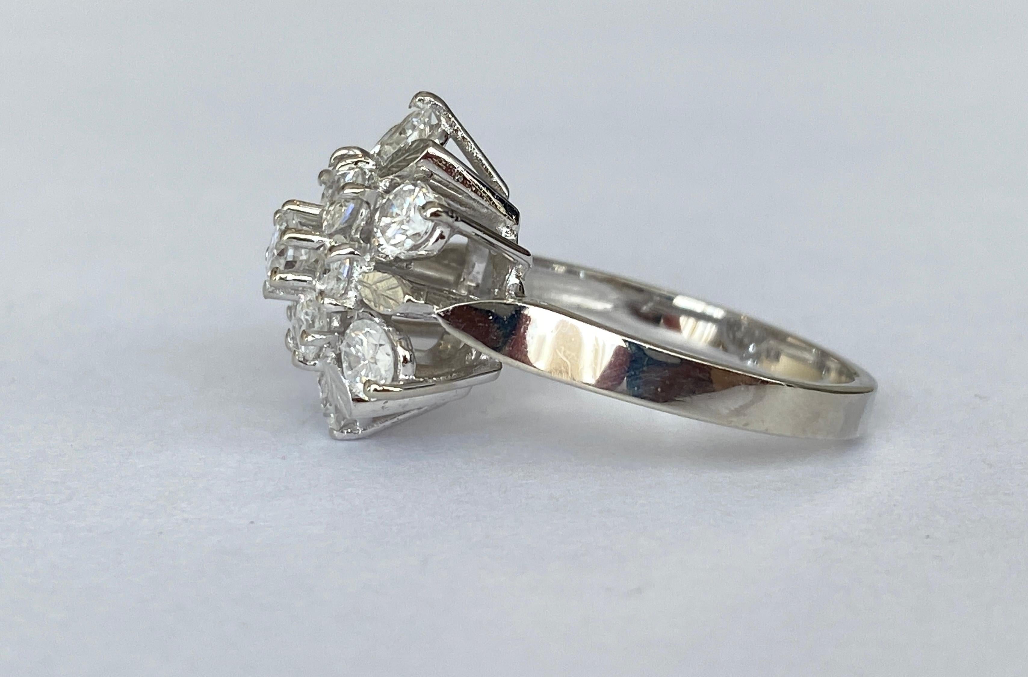 18 Karat Vintage Weißgold Cocktail-Ring aus Weißgold mit 1,40 Karat Diamanten 3