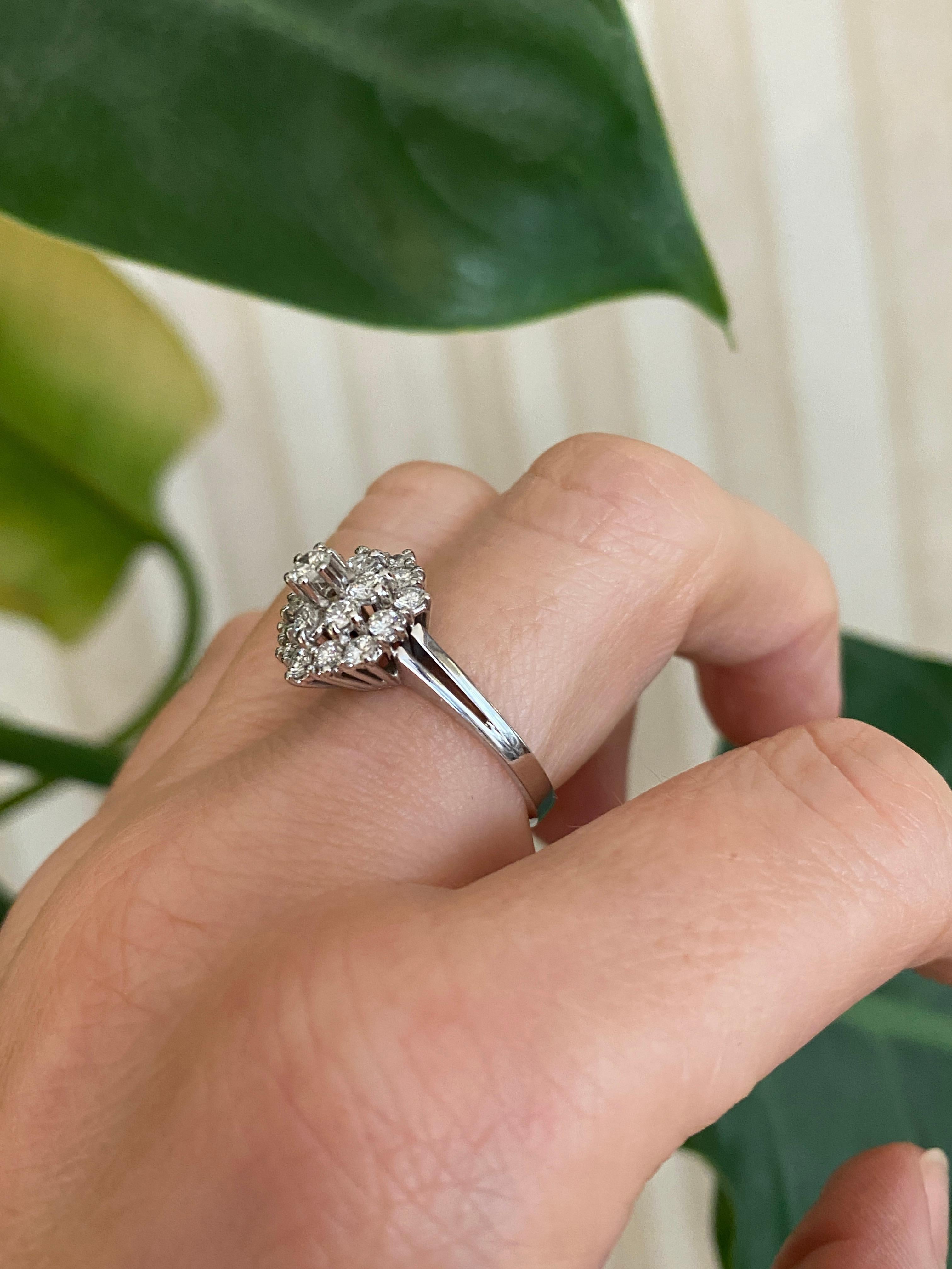 18 Karat Vintage Weißgold Cocktail-Ring aus Weißgold mit Diamanten 8