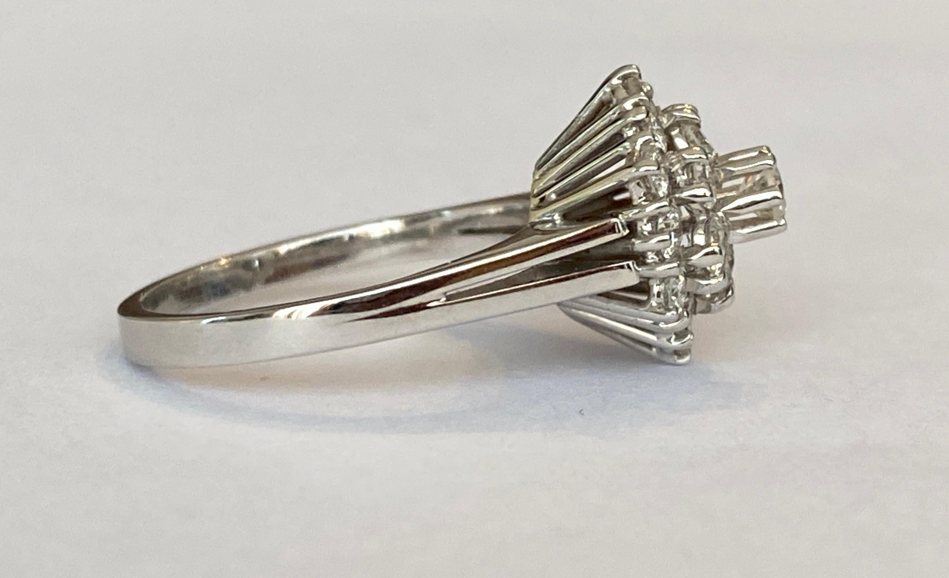 18 Karat Vintage Weißgold Cocktail-Ring aus Weißgold mit Diamanten 3