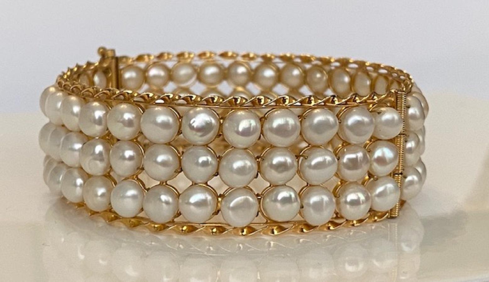 18 Karat Vintage Yellow Gold  3-Row of Cultured Pearl Bracelet In Good Condition In AMSTERDAM, NL