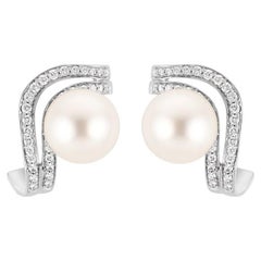 18 Karat Wave White Gold Earring with Vs-Gh Diamonds and White Pearl