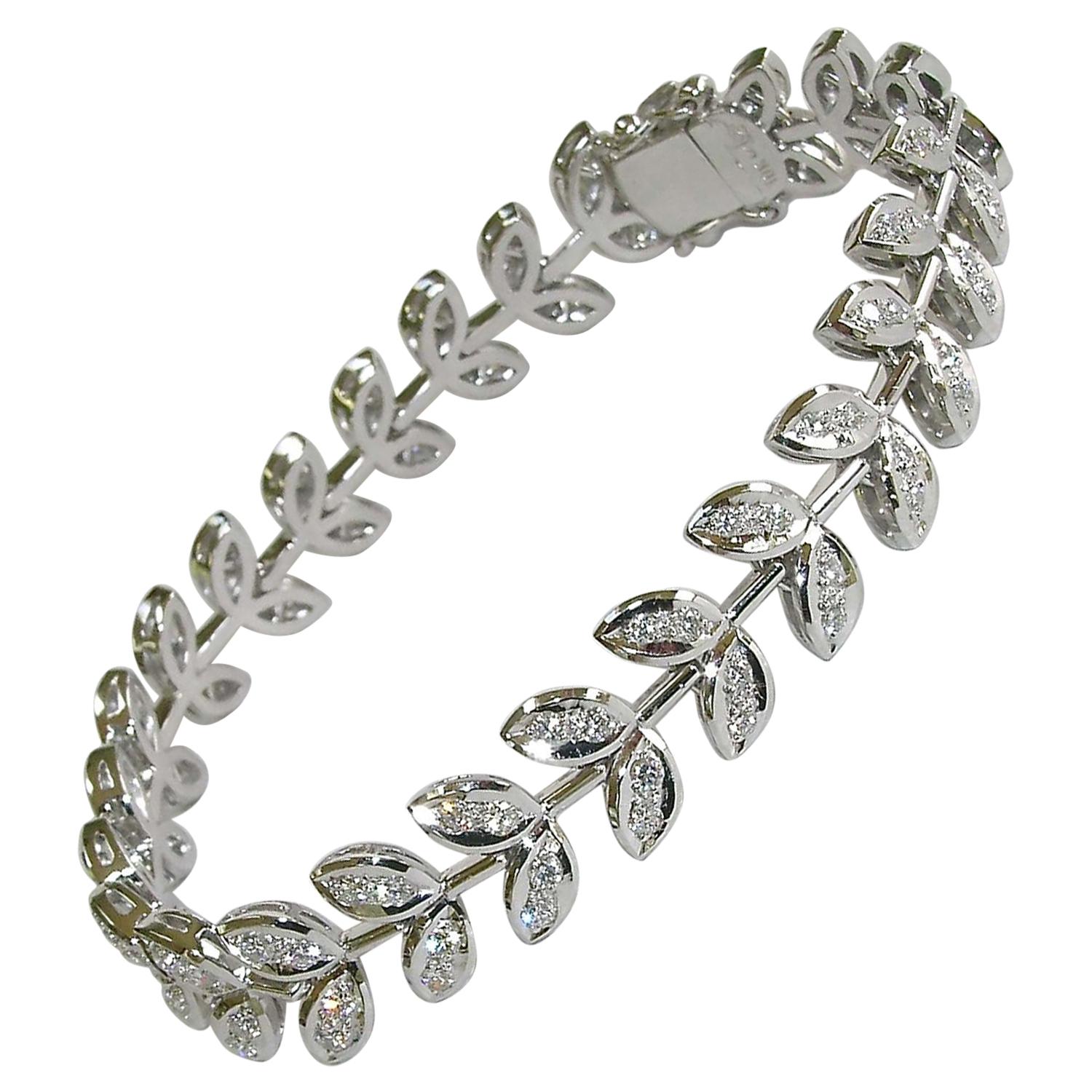 18 Karat WG and Diamond Leaf Pattern Bracelet For Sale at 1stDibs