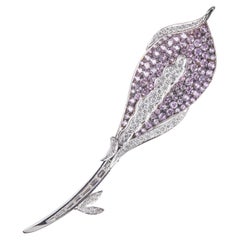 Broche 18 carats WG avec diamants et saphirs roses