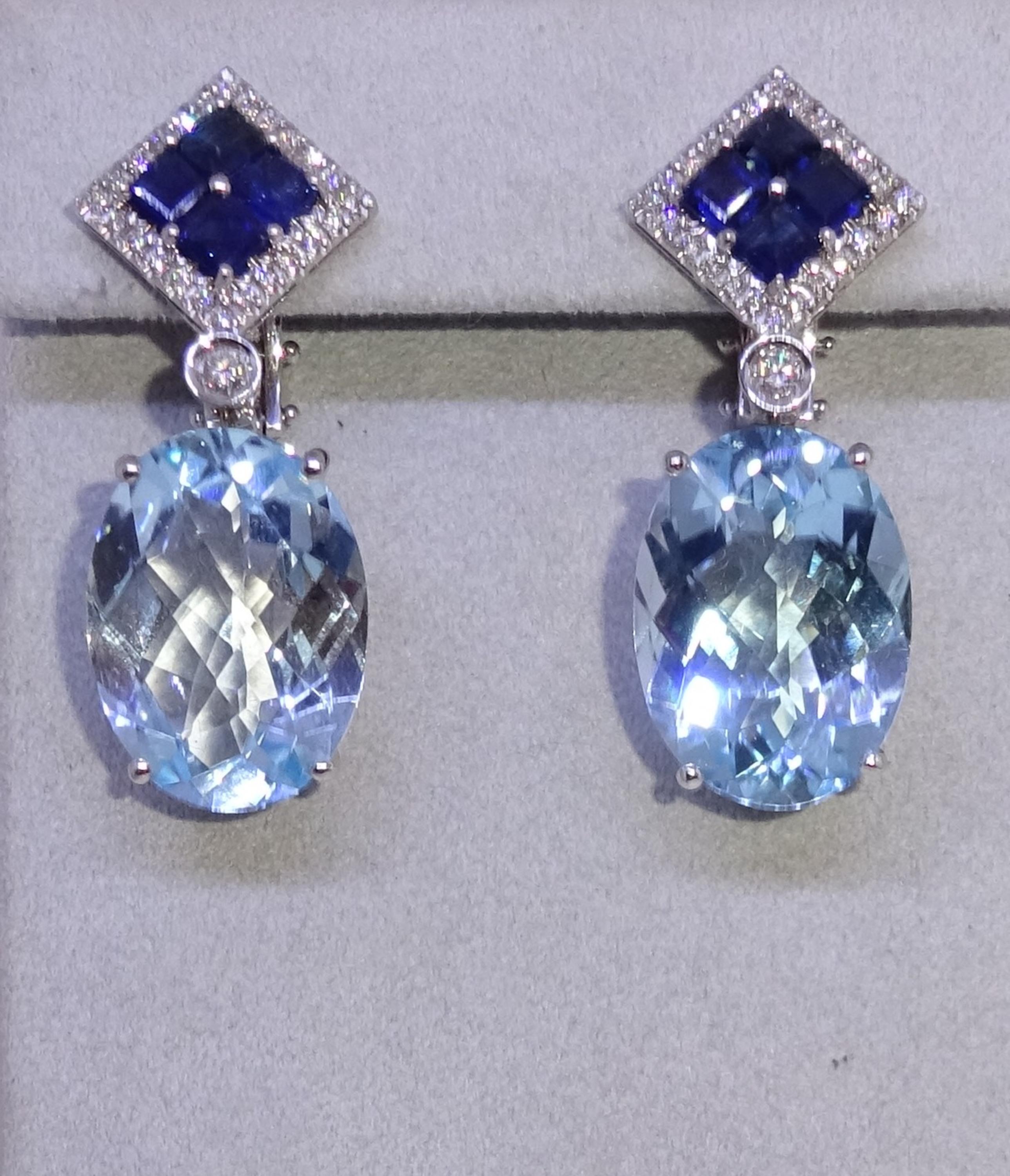 18 Karat WG Diamond, Topaz and Sapphire Dangle Earrings In New Condition For Sale In Duesseldorf, DE