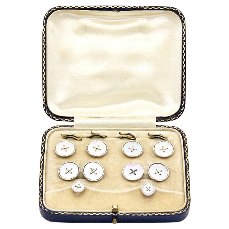 18 Kt White & 9 Kt Yellow Gold Mother of Pearl Cufflink & Button Dress Set For Sale