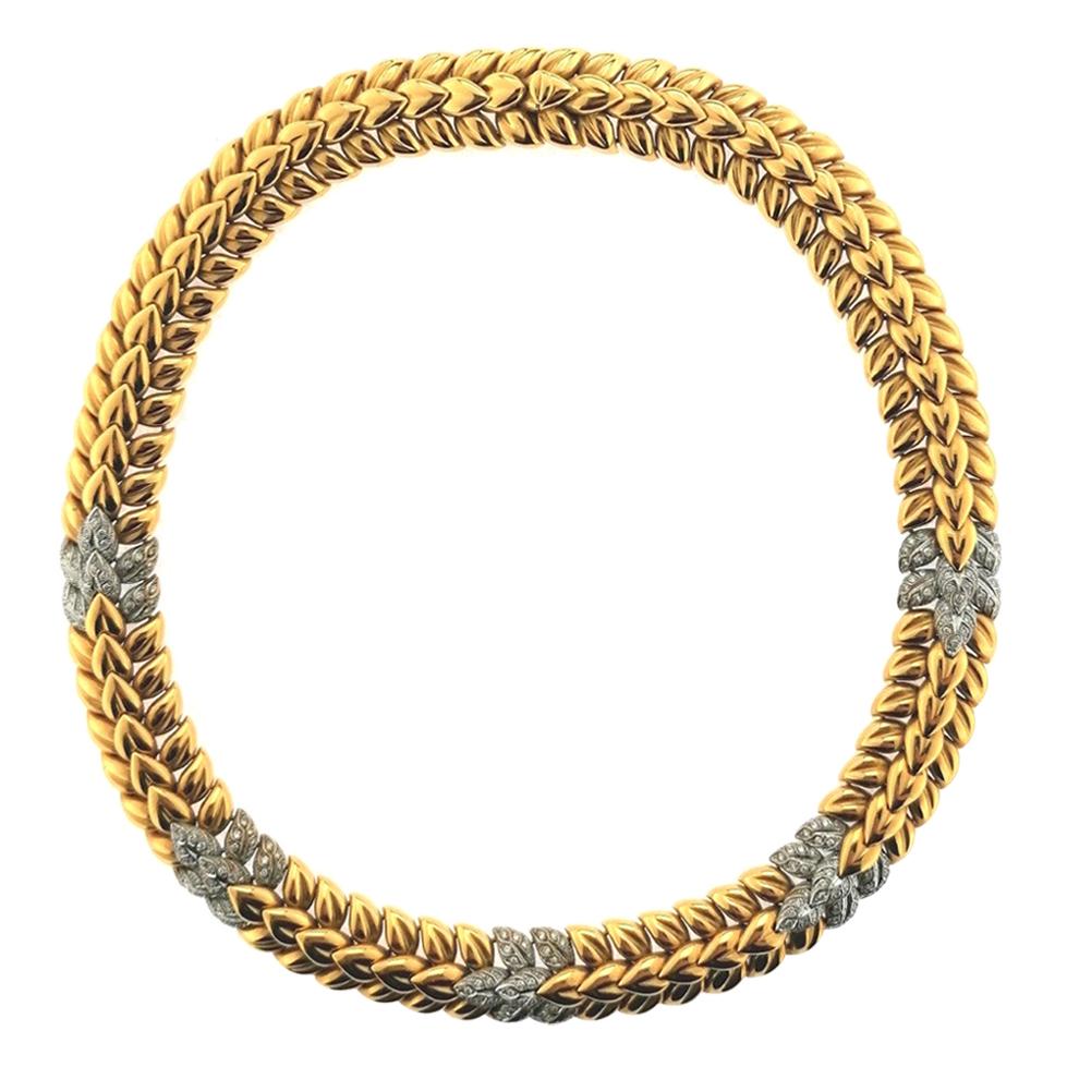 18 Karat White and Yellow Gold Choker with Brilliant Cut Diamonds For Sale