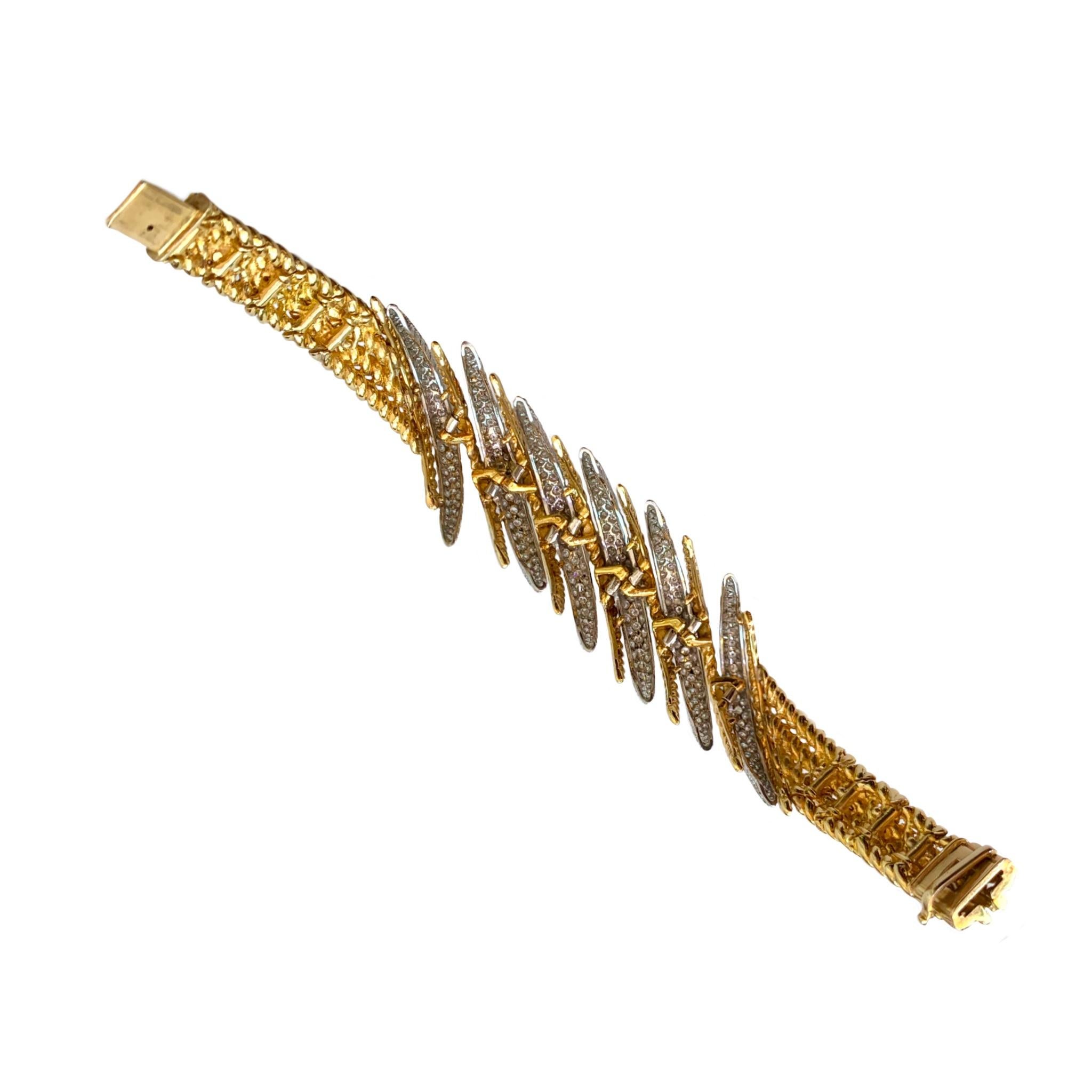 Round Cut 18 Karat White and Yellow Gold Diamond Bracelet For Sale