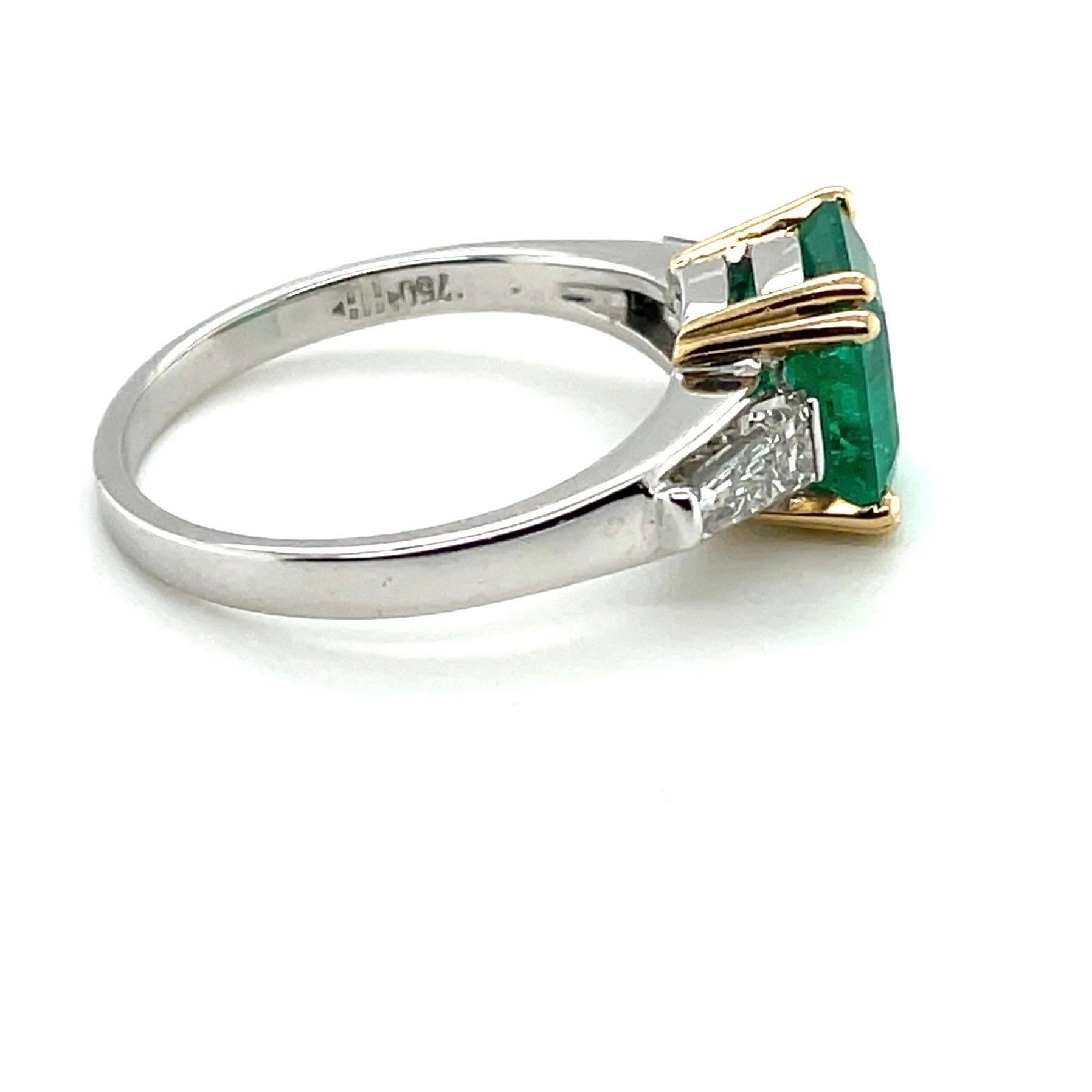 Contemporary 18 Karat White and Yellow Gold Emerald and Diamond Three-Stone Ring For Sale