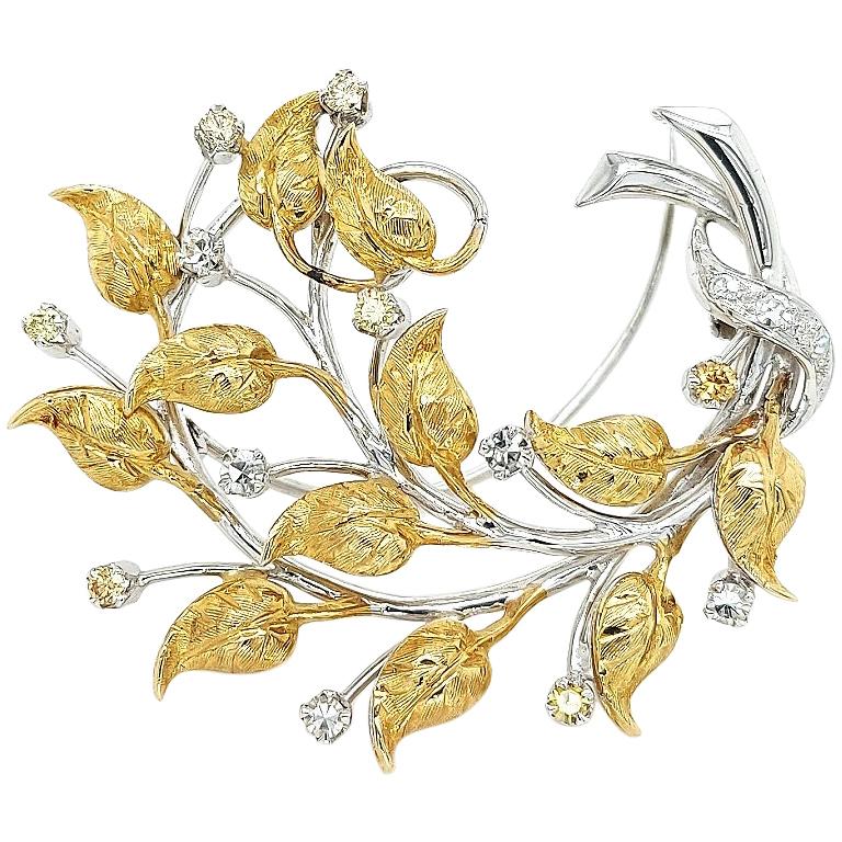 Broche fleur en or blanc et jaune 18 carats avec diamants de 0,90 carat