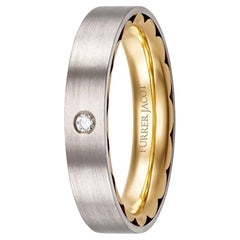 18 Karat White and Yellow Gold Two-Tone Flower Inner Design Diamond Ring