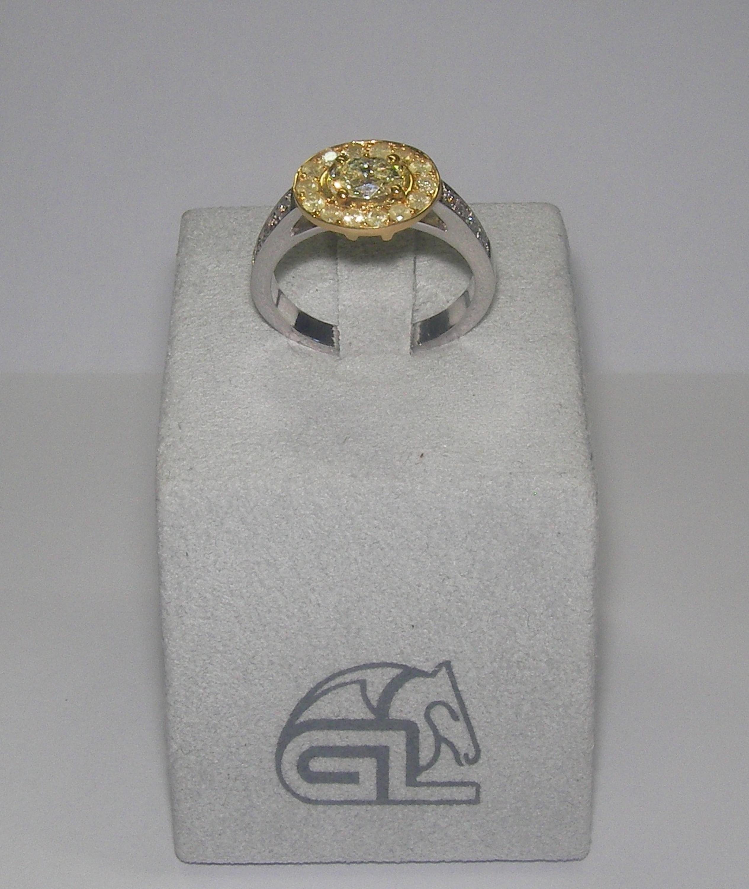 Mixed Cut 18 Karat White and Yellow Gold Diamond Cocktail Ring For Sale