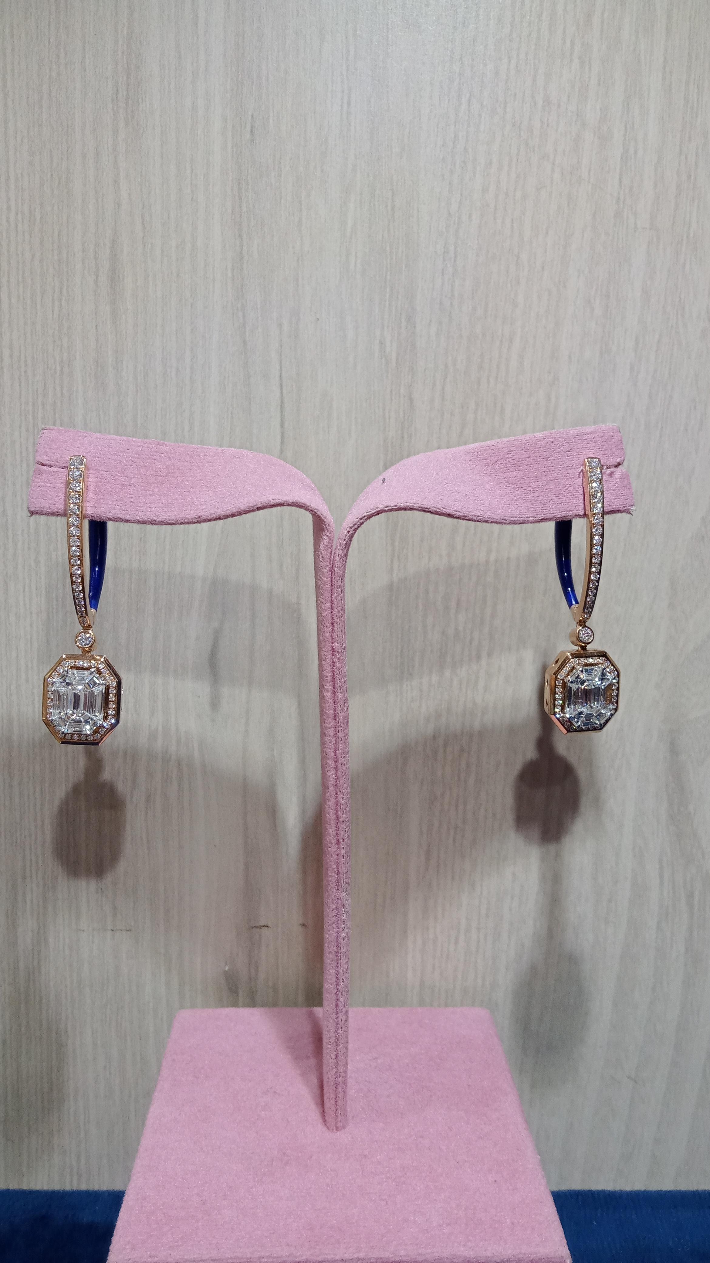 18 Karat White Diamond Hoop Earrings  In New Condition For Sale In New Delhi, Delhi