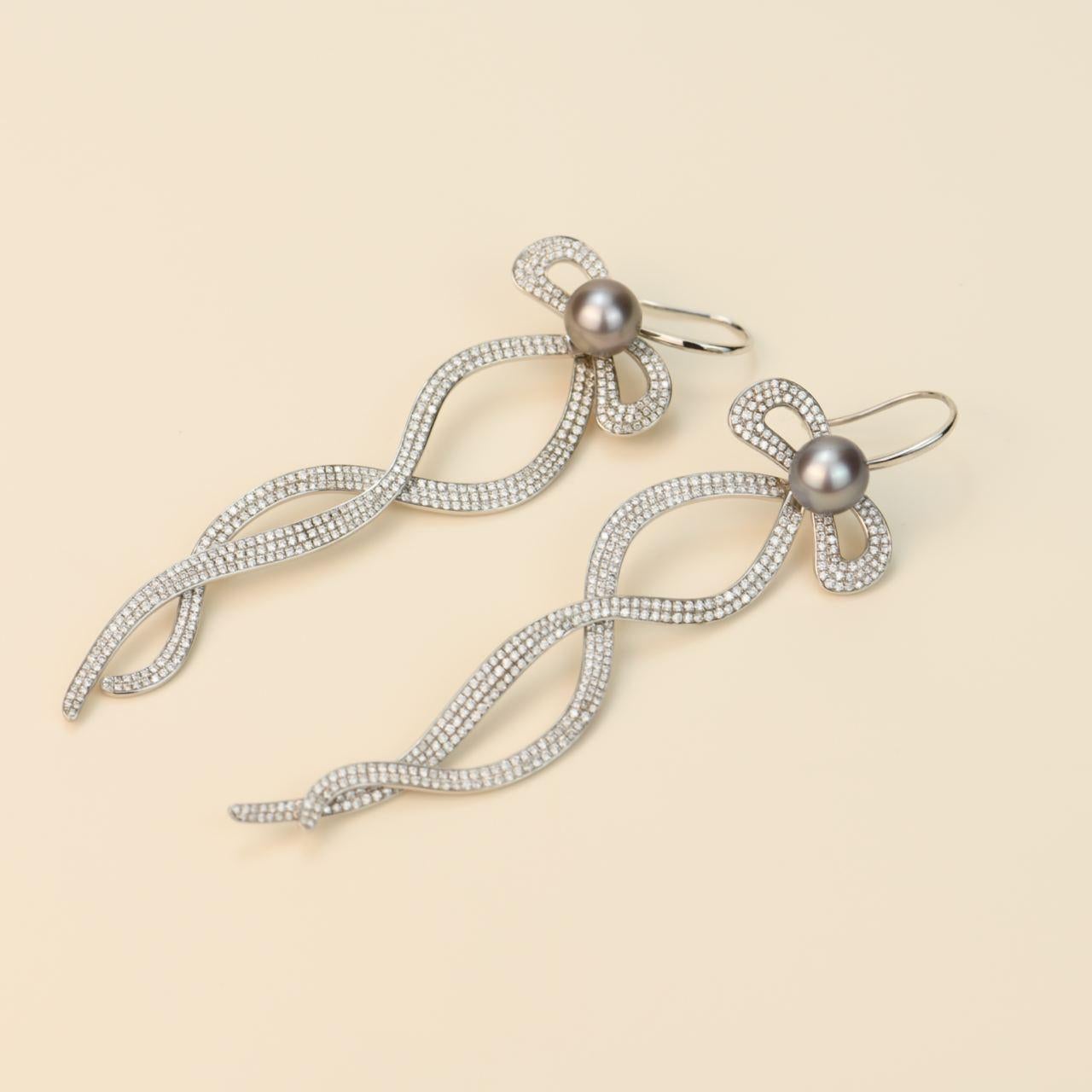 18 Karat White Diamond Pearl Long Earrings with Bow For Sale 4