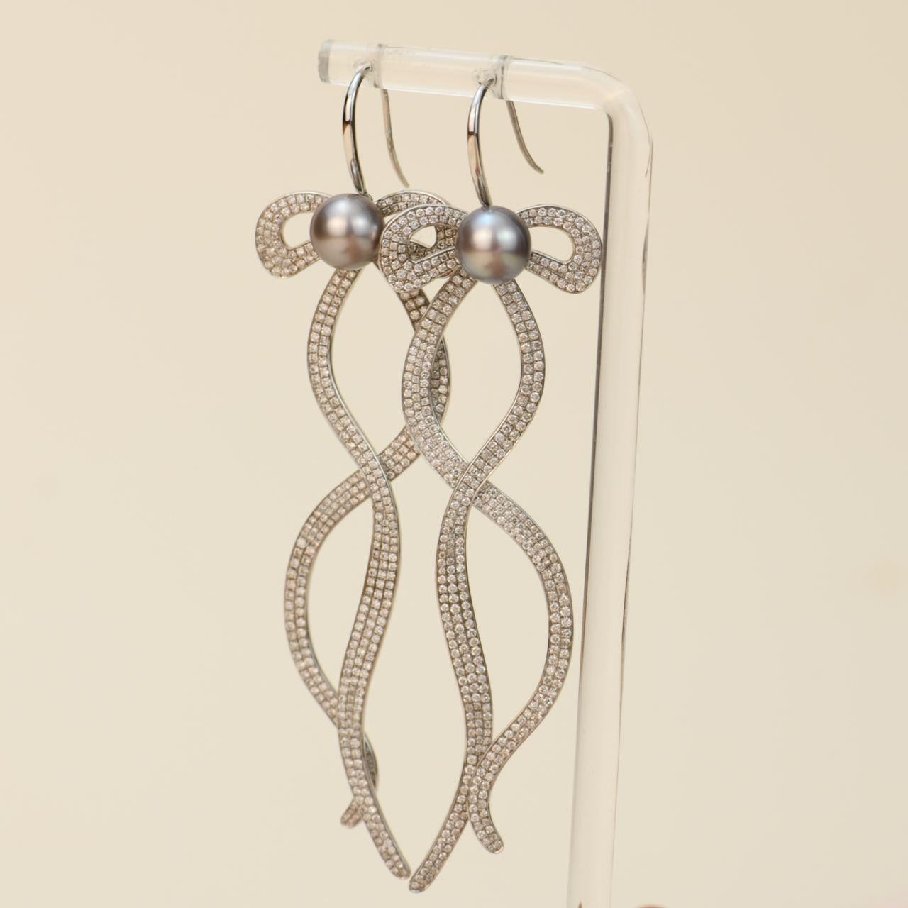 18 Karat White Diamond Pearl Long Earrings with Bow For Sale 2