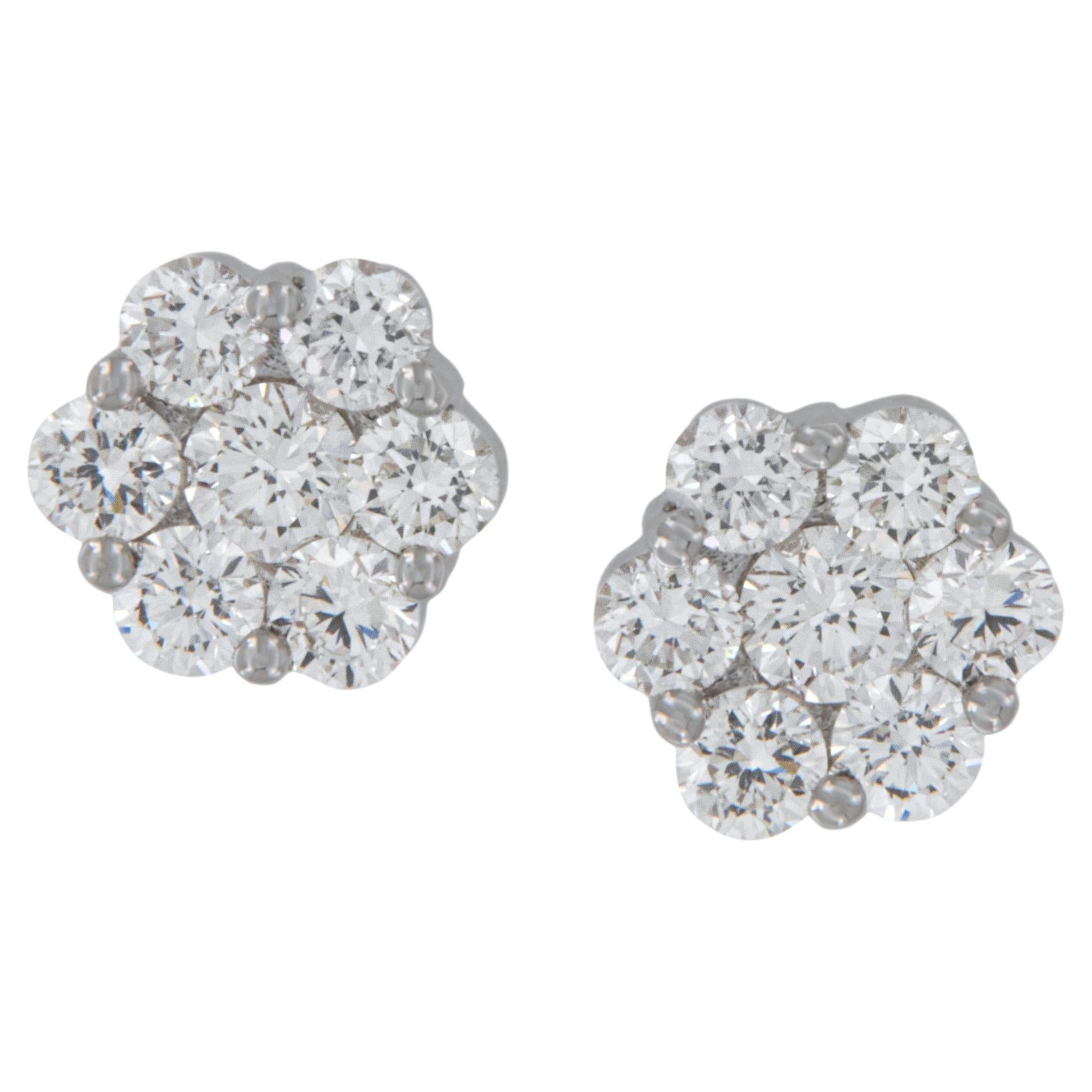 18 Karat White Gold 0.25 Cttw Diamond Cluster Flower Stud Earrings