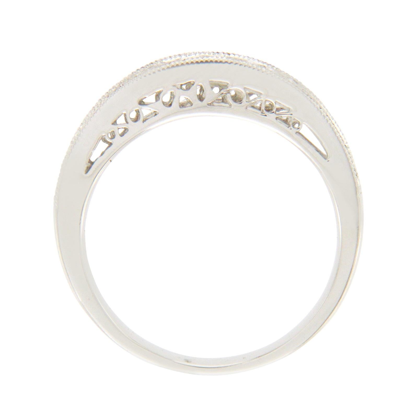 Women's 18 Karat White Gold 0.26 Carat Round Diamonds Wedding Band Ring For Sale