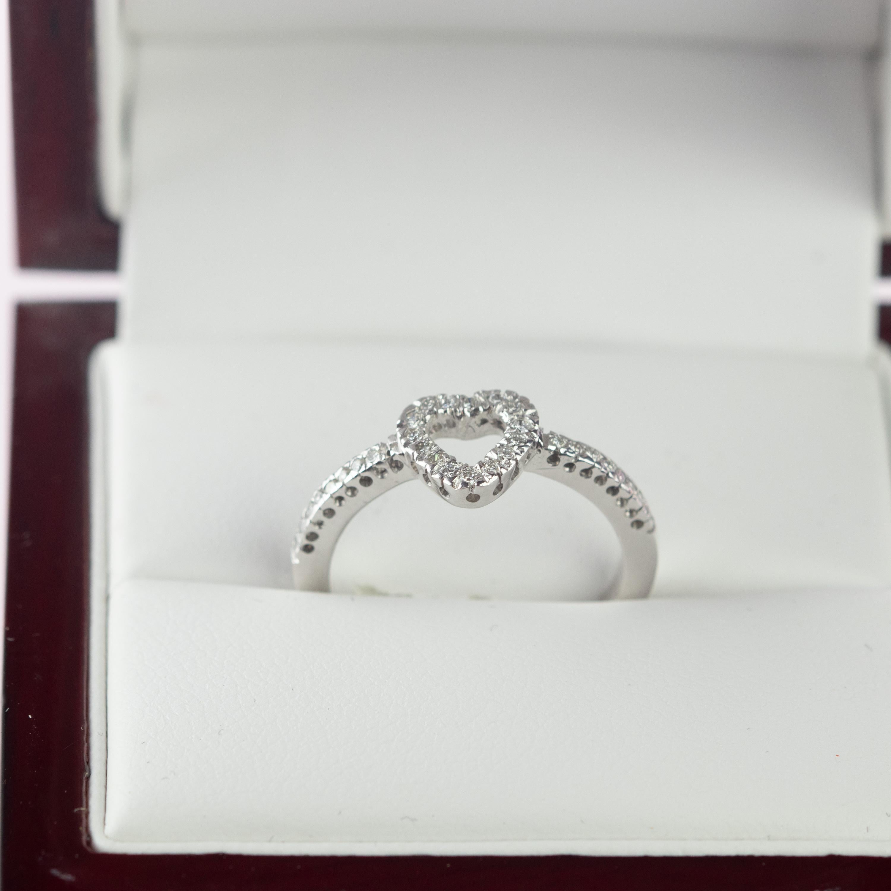 Women's or Men's 18 Karat White Gold 0.27 Carat Diamond Love Heart St Valentine Fashion Ring For Sale