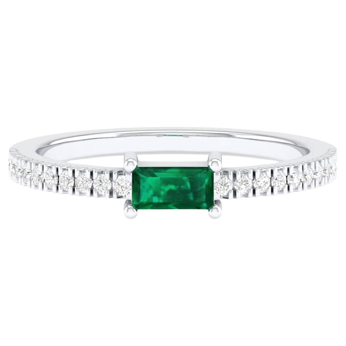 18 Karat White Gold 0.4 Carat Emerald Infinity Band Ring For Sale