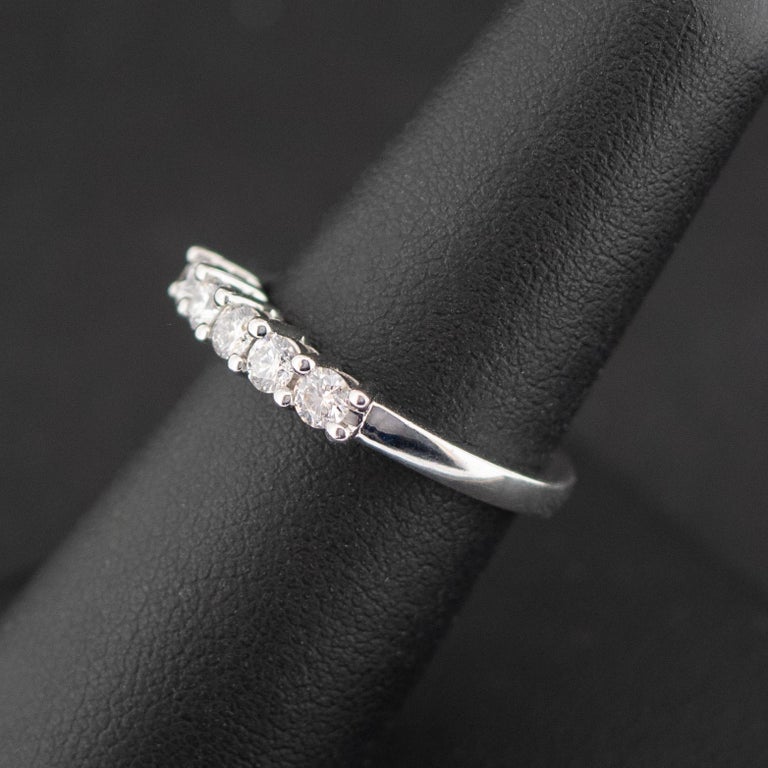 18 Karat White Gold 0.50 Carat 5 Stone Diamond Ring 4g For Sale at 1stDibs
