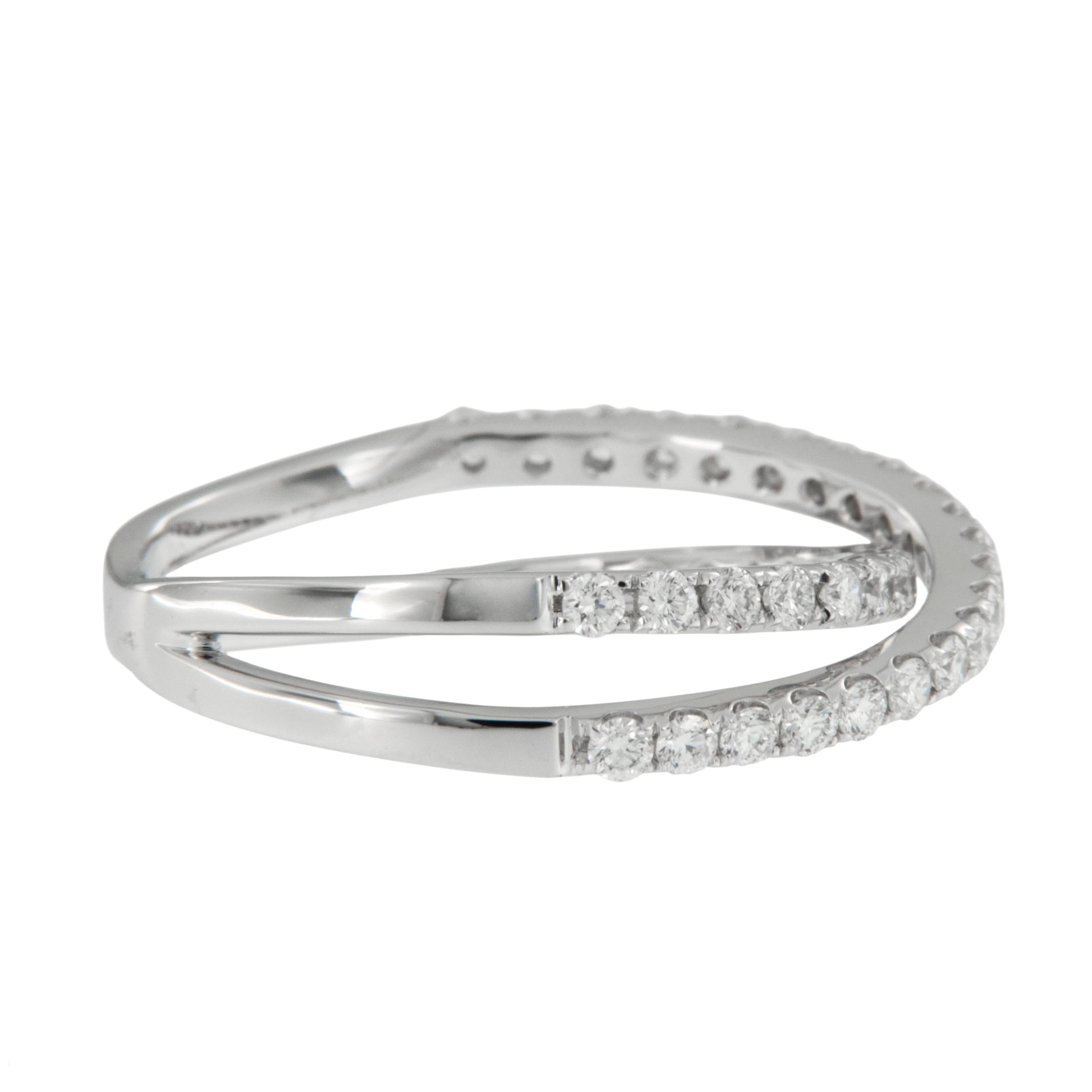 Round Cut 18 Karat White Gold 0.62 Cttw Diamond Crossover X Fashion Ring For Sale