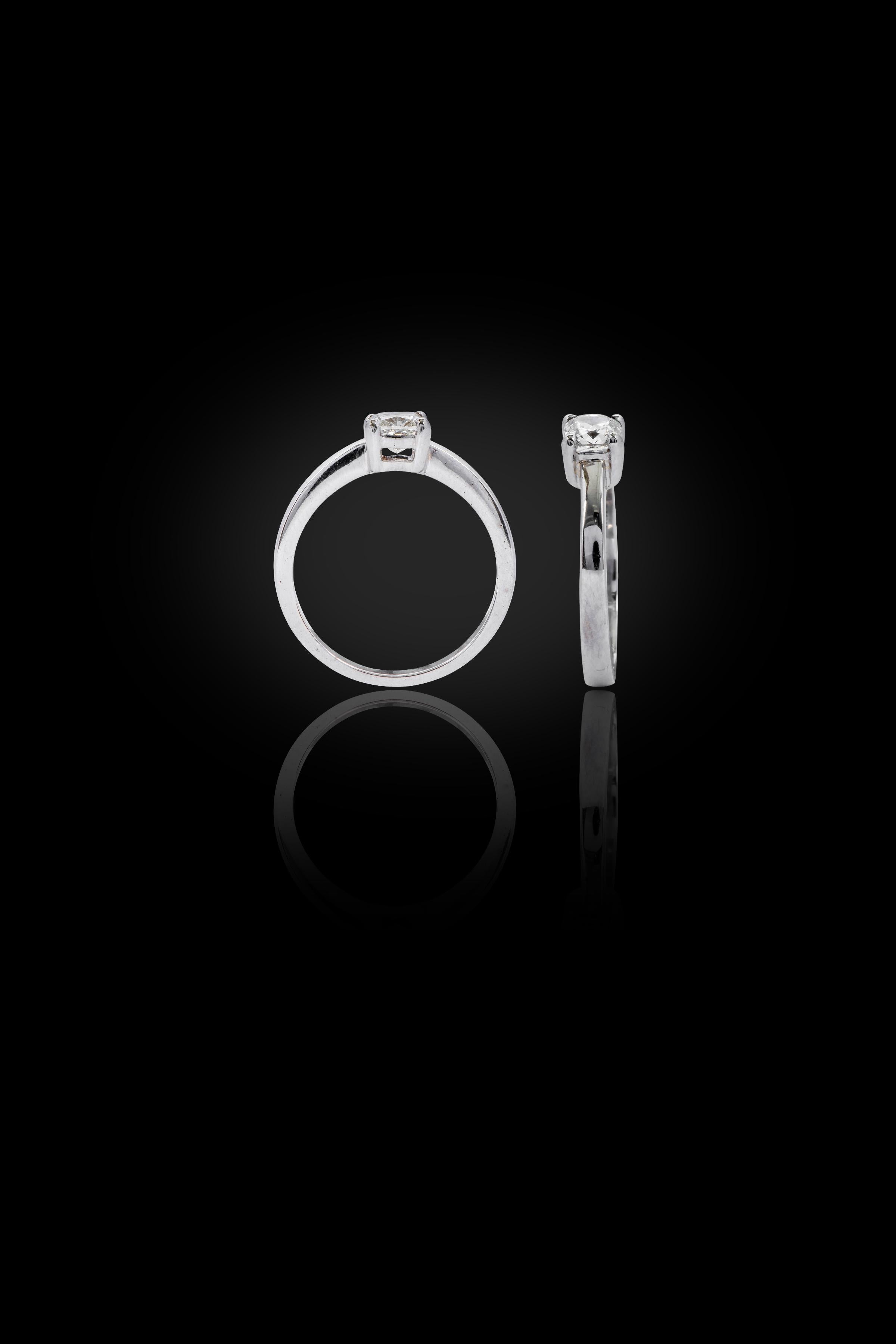 18 Karat White Gold 0.70 Carat Diamond Cushion-Cut Solitaire Engagement Ring For Sale 4