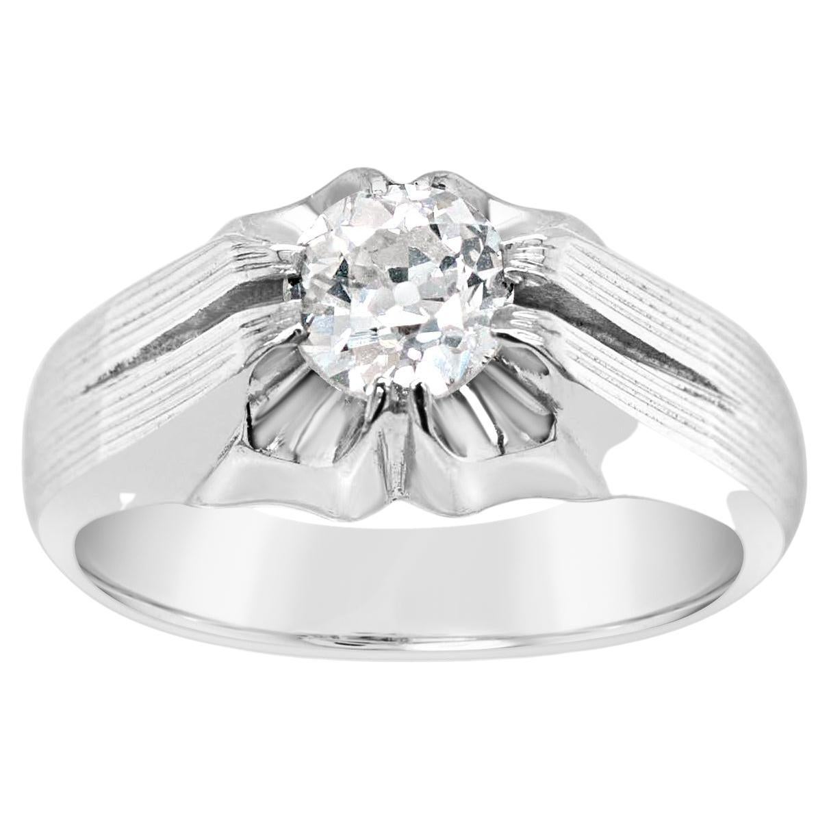 18 Karat White Gold 0.74 Carat Diamond Solitaire Style Ring For Sale